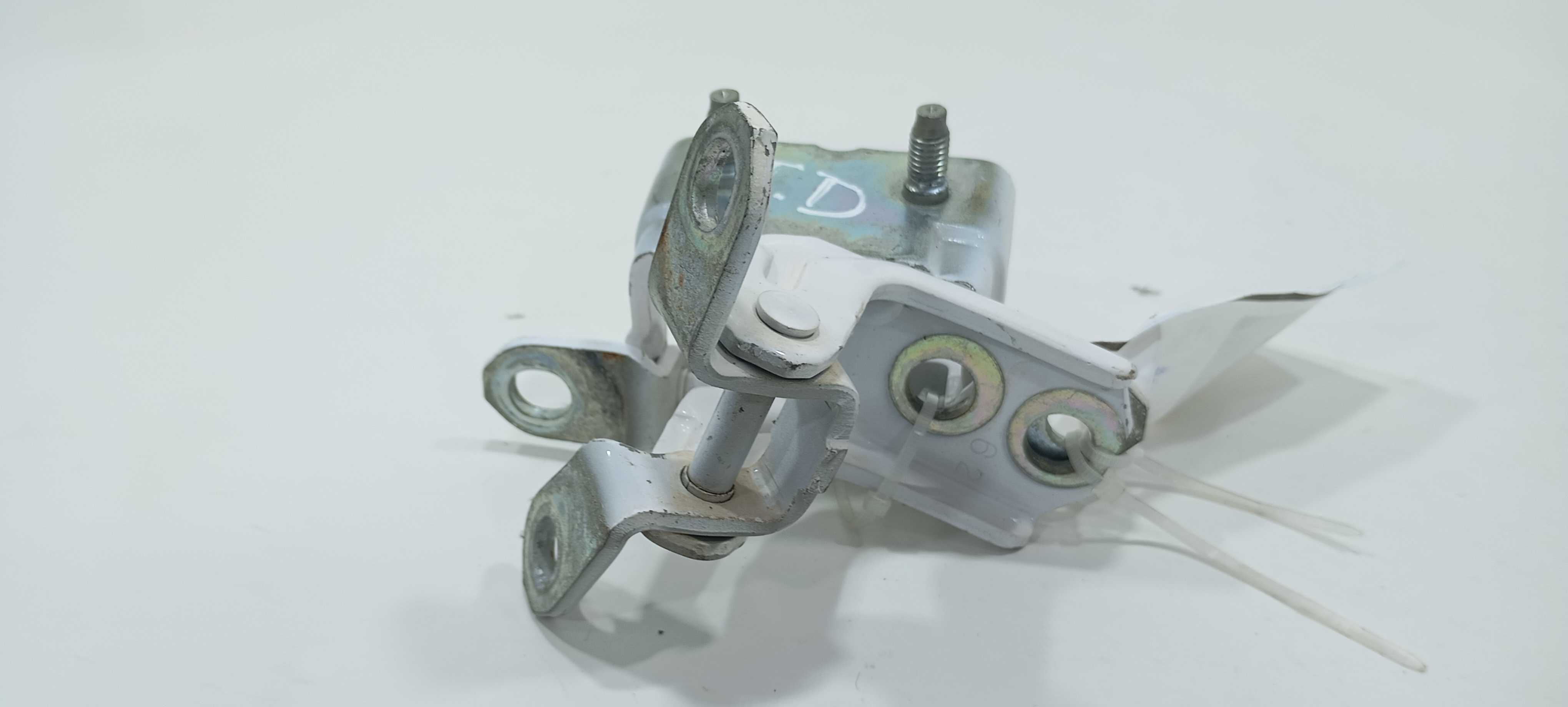 Dobradiça Porta Tras Dir Nissan March Sv 1.0 2016 9787051m0a