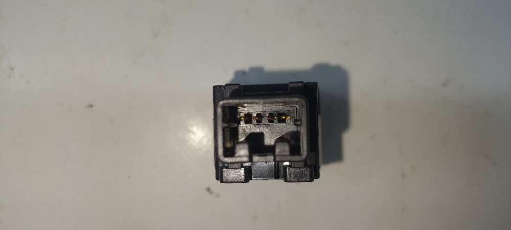 Botão Pisca Alerta Nissan March S 1.0 Ano 2019 06019 Preto 4