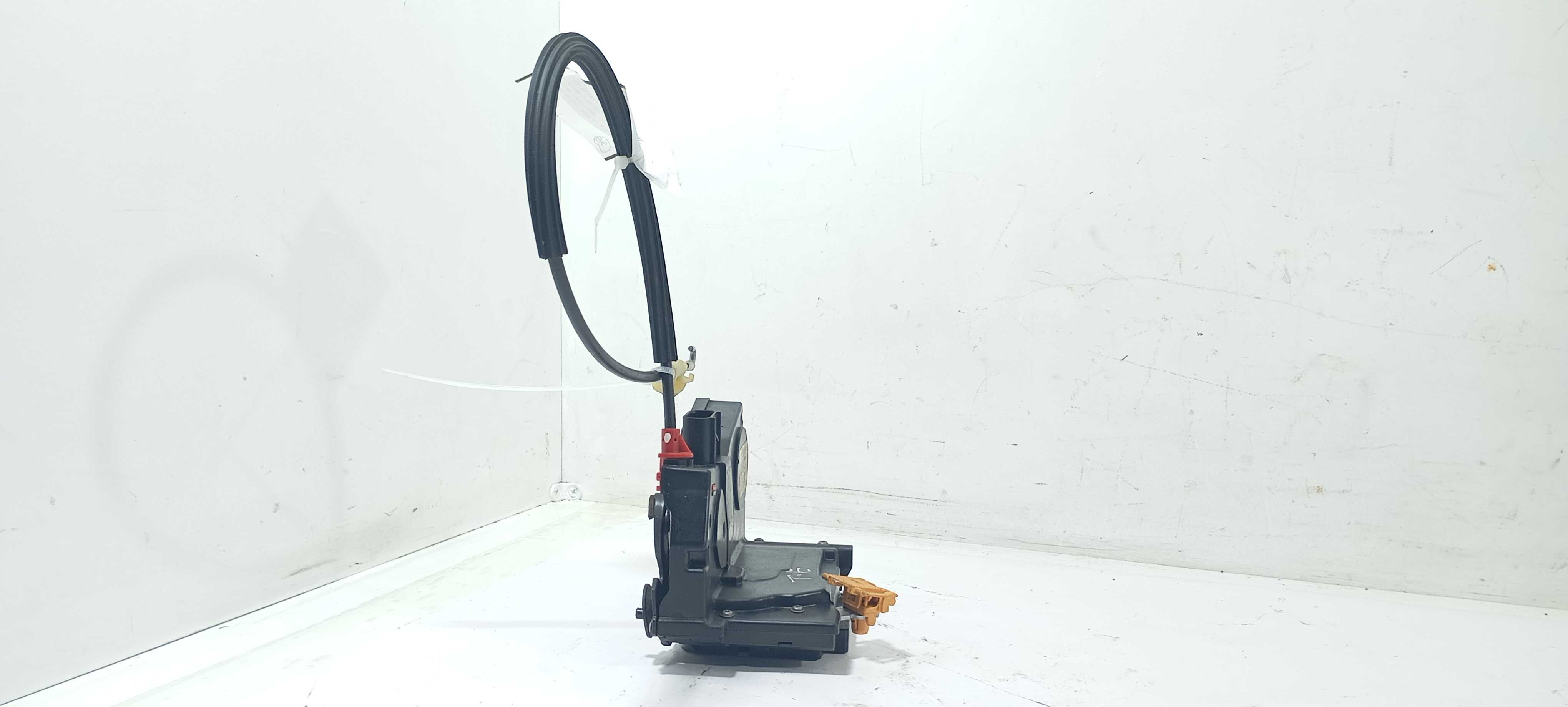 Fechadura Porta Traseiro E. Gm Onix Active 1.4 2018 13510456 3