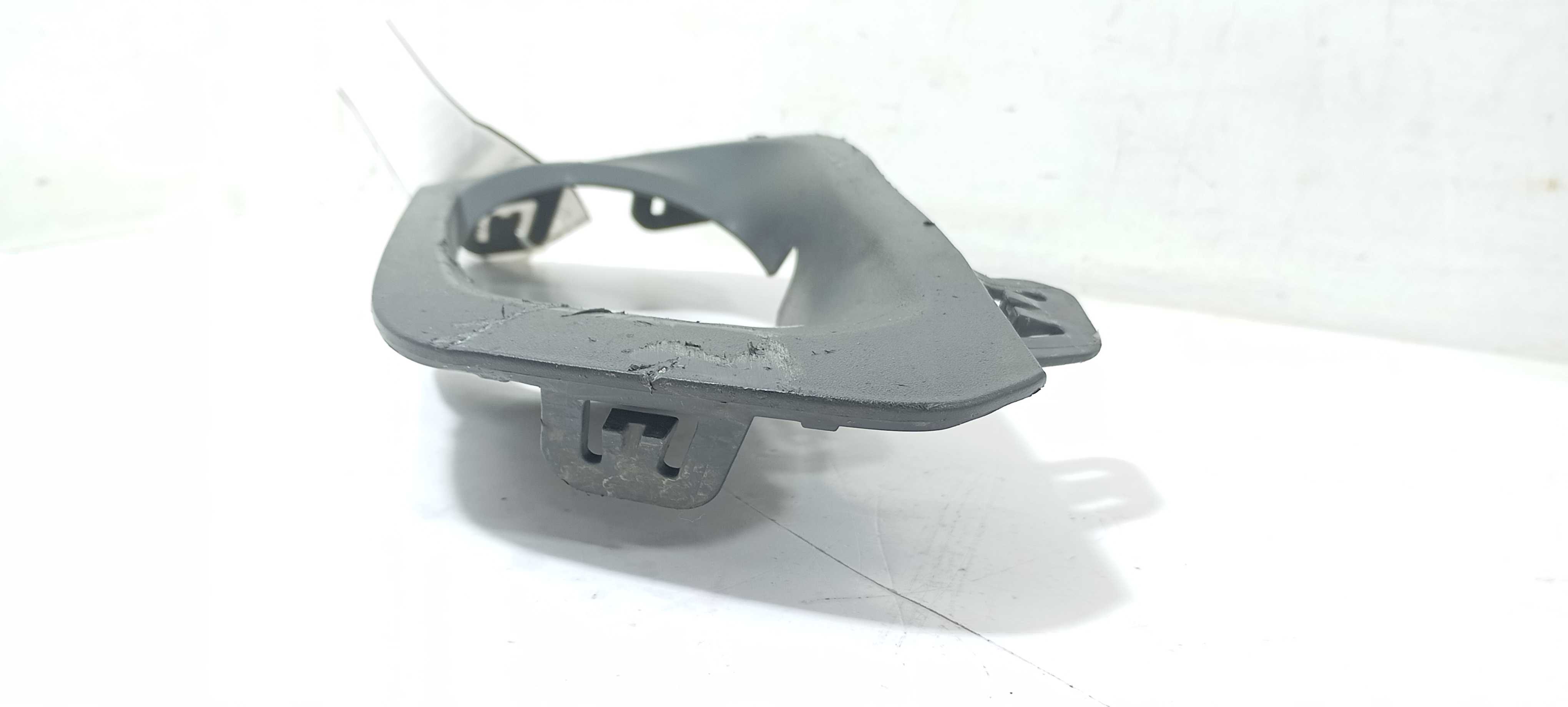 Moldura Farol Milha D. C/detalhe Gm Onix 1.4 18 52092366 Preto Direito 1