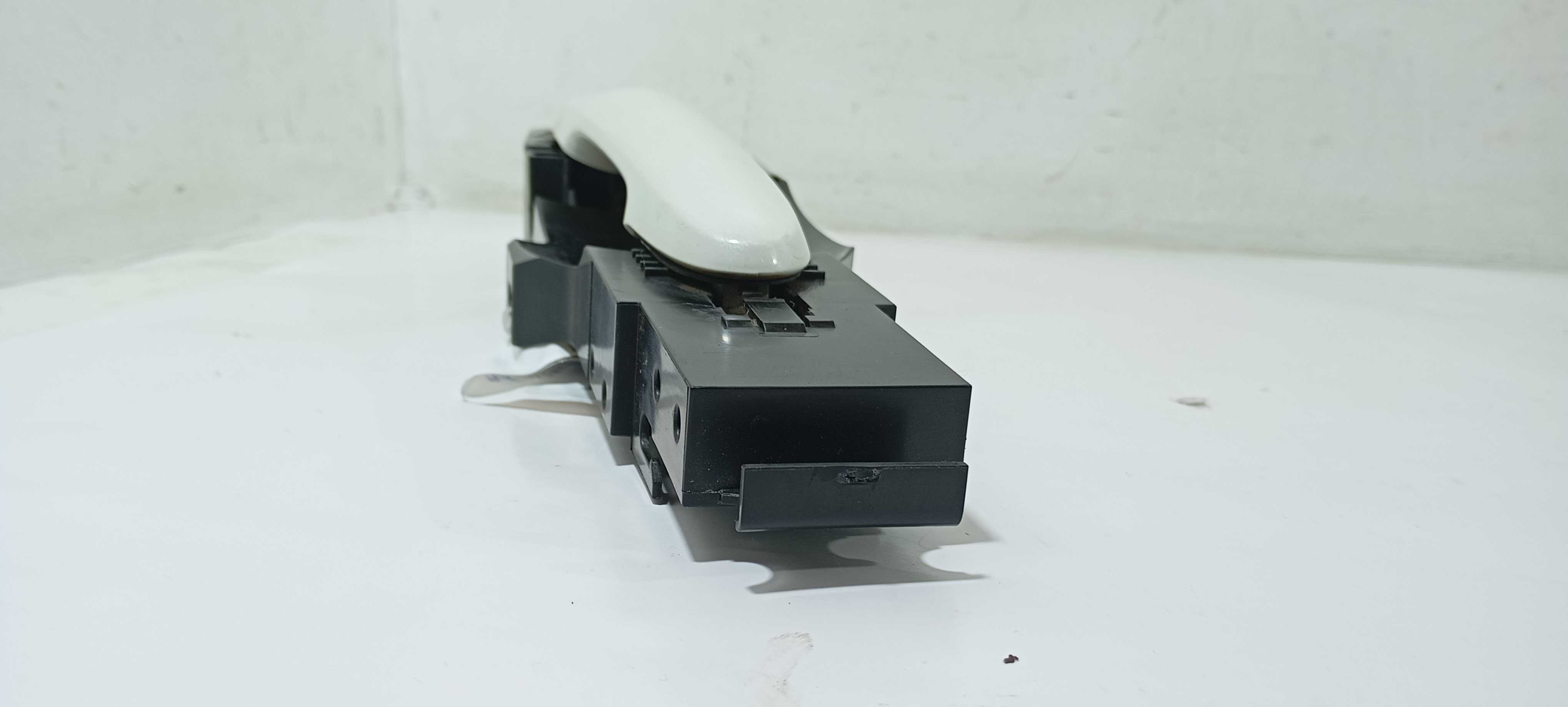 Maçaneta Externa Tras. D. Nissan March Sv 1.0 2016 Sh1hb Branco Traseira 4