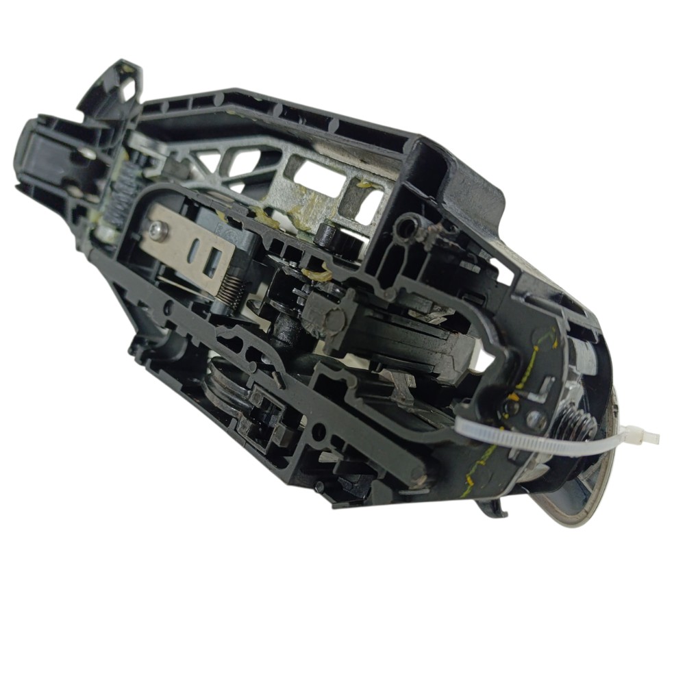 Maçaneta dianteira esquerda Peugeot 208 ano 2024 981608261T 6