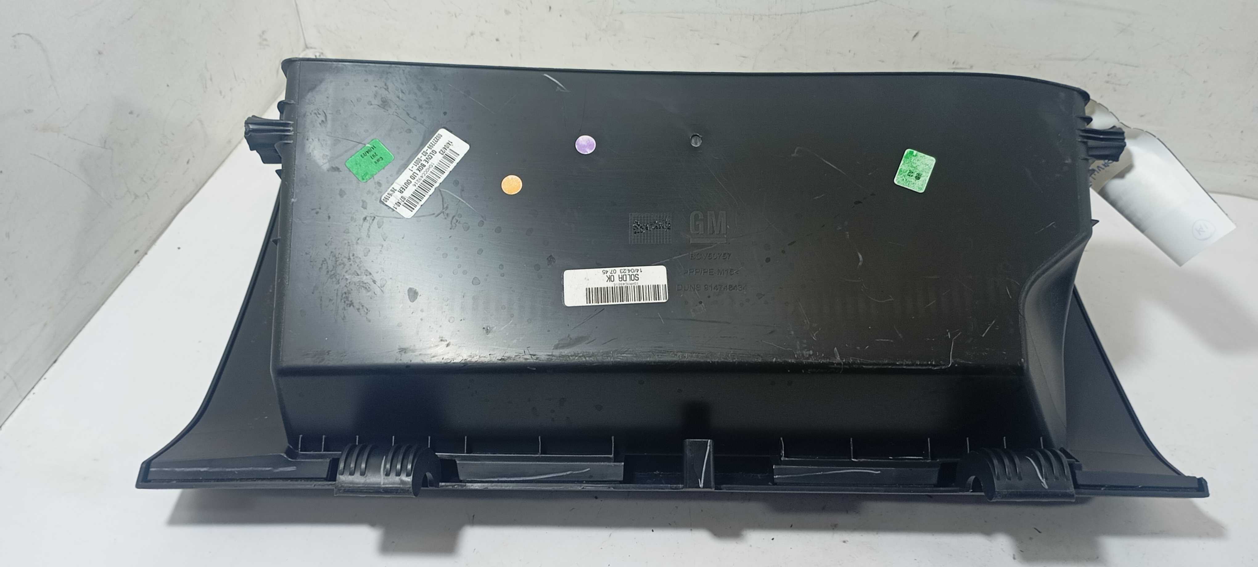 Tampa Porta Luvas Gm Tracker Lt 2024 914748434 5
