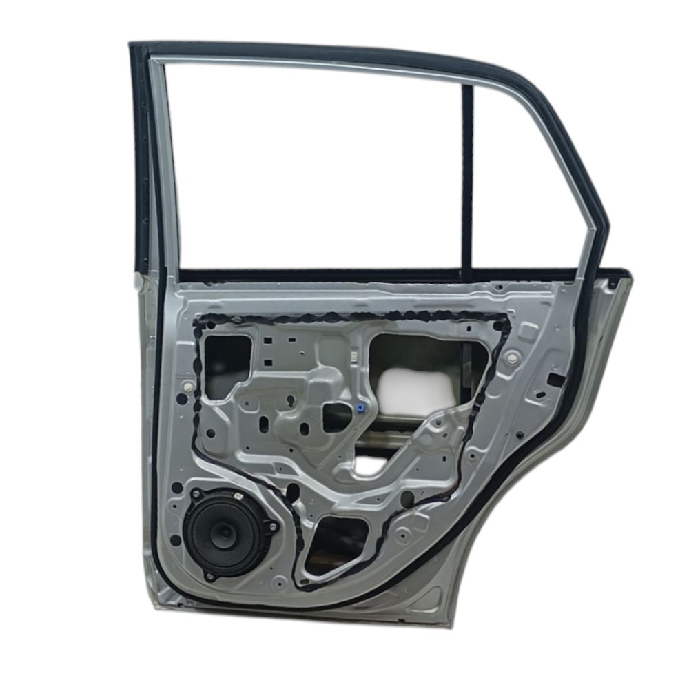 Porta Traseira D. Nissan Tiida Sedan 1.8 2012 82101el430 Traseira Direita Prata 8