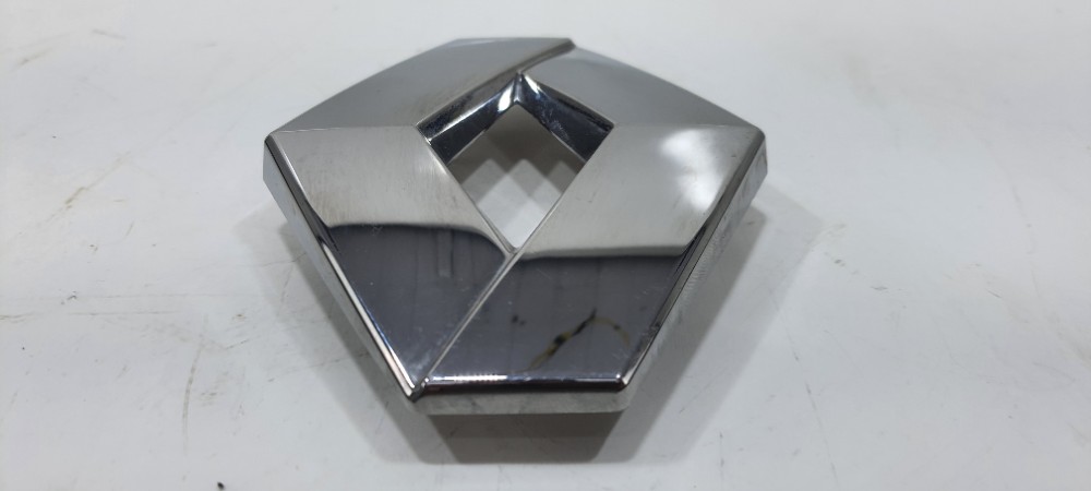 Logotipo Tampa Traseira Renault Sandero Ano 2020 84890000r Prata 3