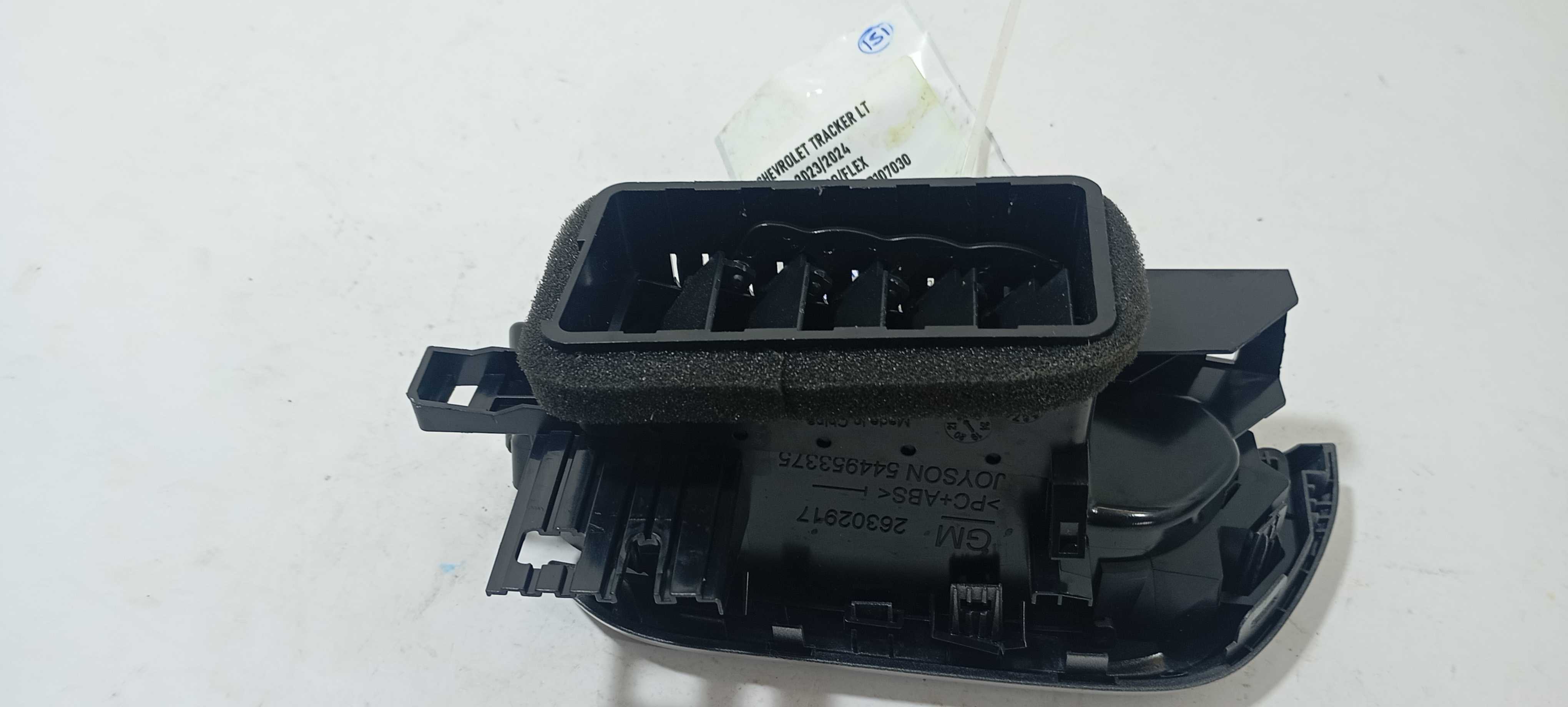 Difusor Ar Esquerdo Gm Tracker Lt 2024 26302917 3