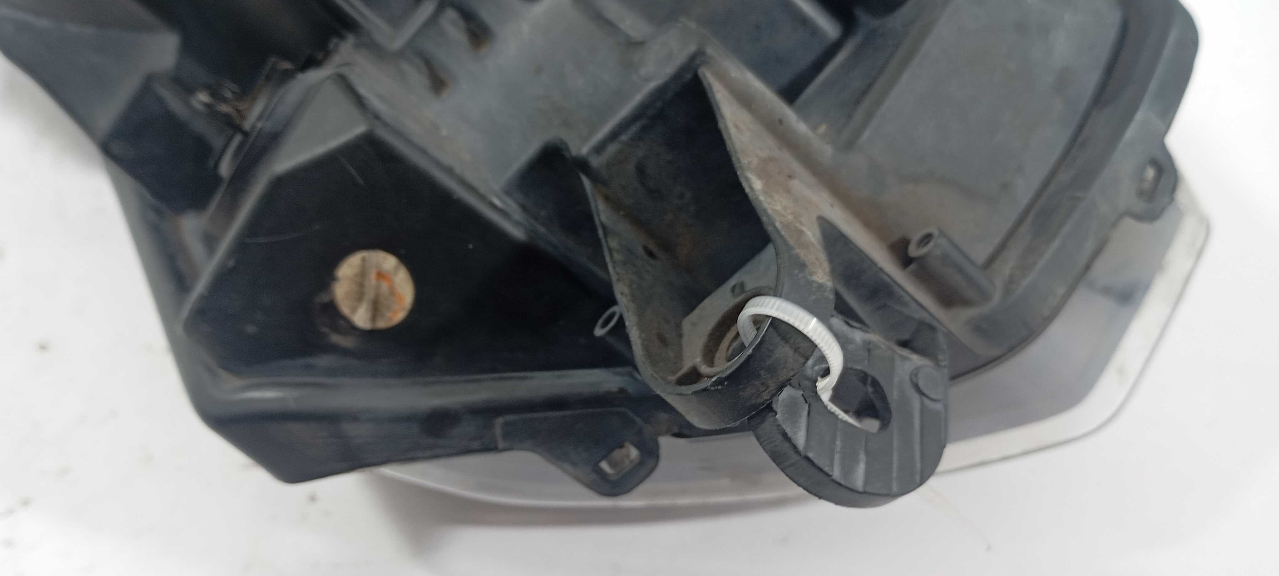 Farol Direito Renault Sandero 1.0 2019 47740748 Recuperar Direito/passageiro 6