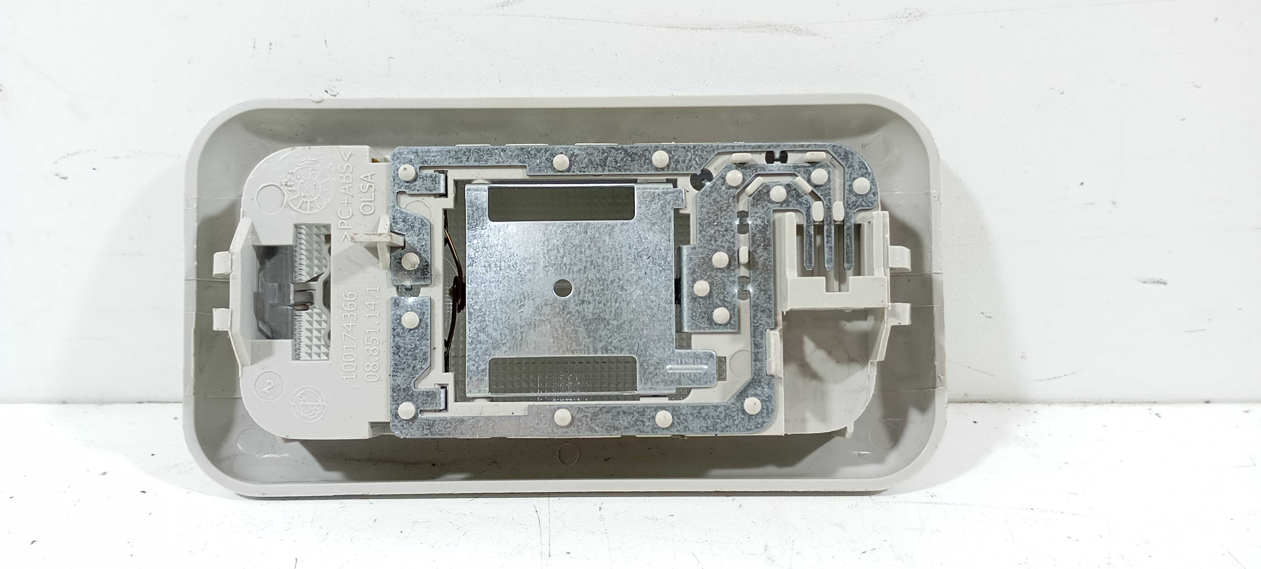 Luz Teto Fiat Mobi Like 1.0 4c 2023 V2299 8