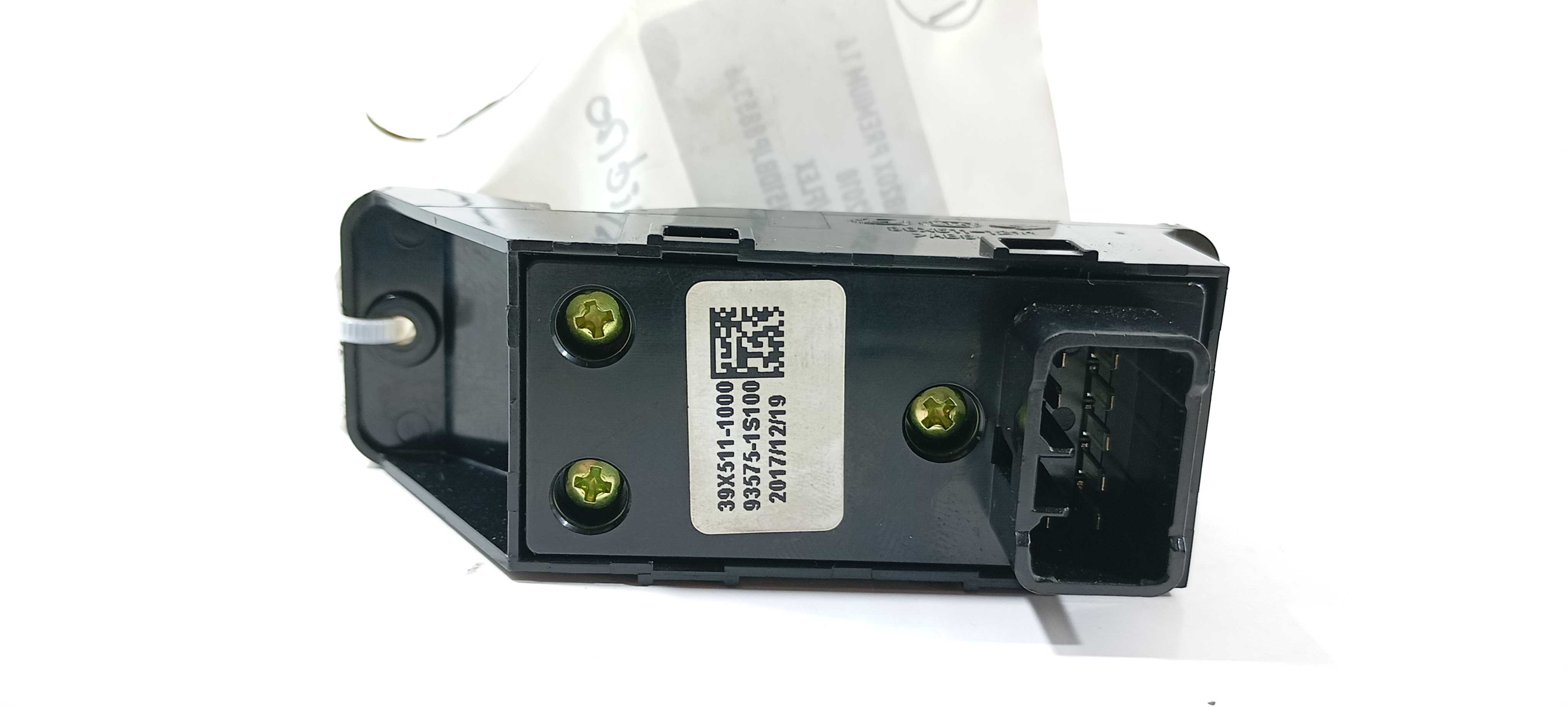 Botão Vidro Dianteiro D.  Hb20x Premium 1.6 2018 935751s100 8