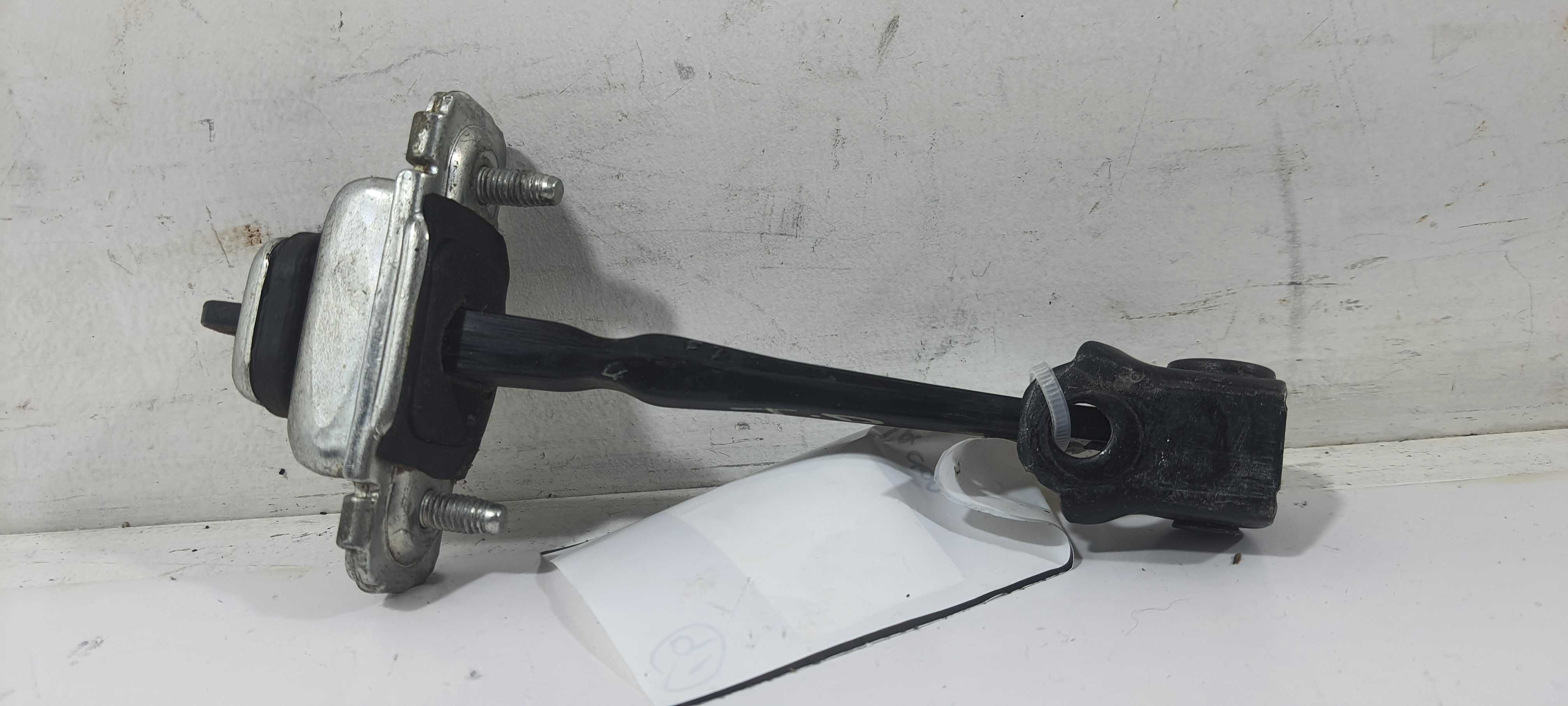 Limitador Porta Traseira D. Gm Onix Activ 1.4 18 52158971 3