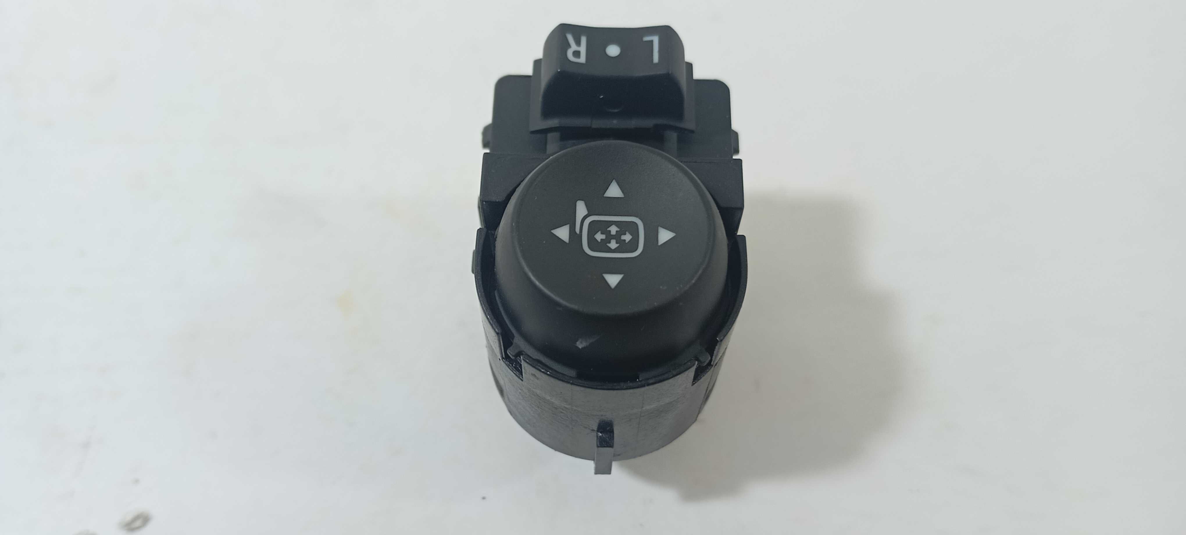 Botão Retrovisor Gm Tracker Lt 2024 26211286 1