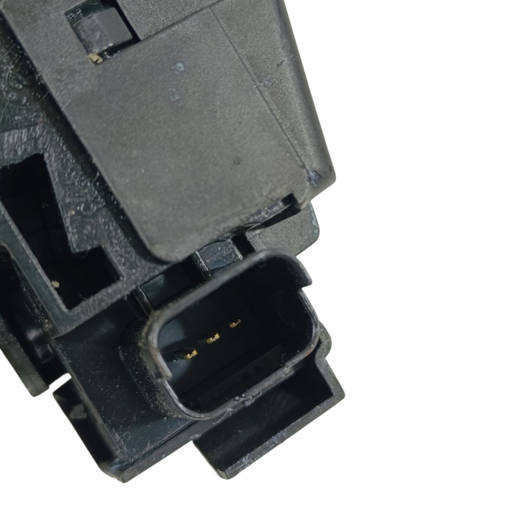 Fechadura tampa traseira Peugeot 208 ano 2024 9816195380 4