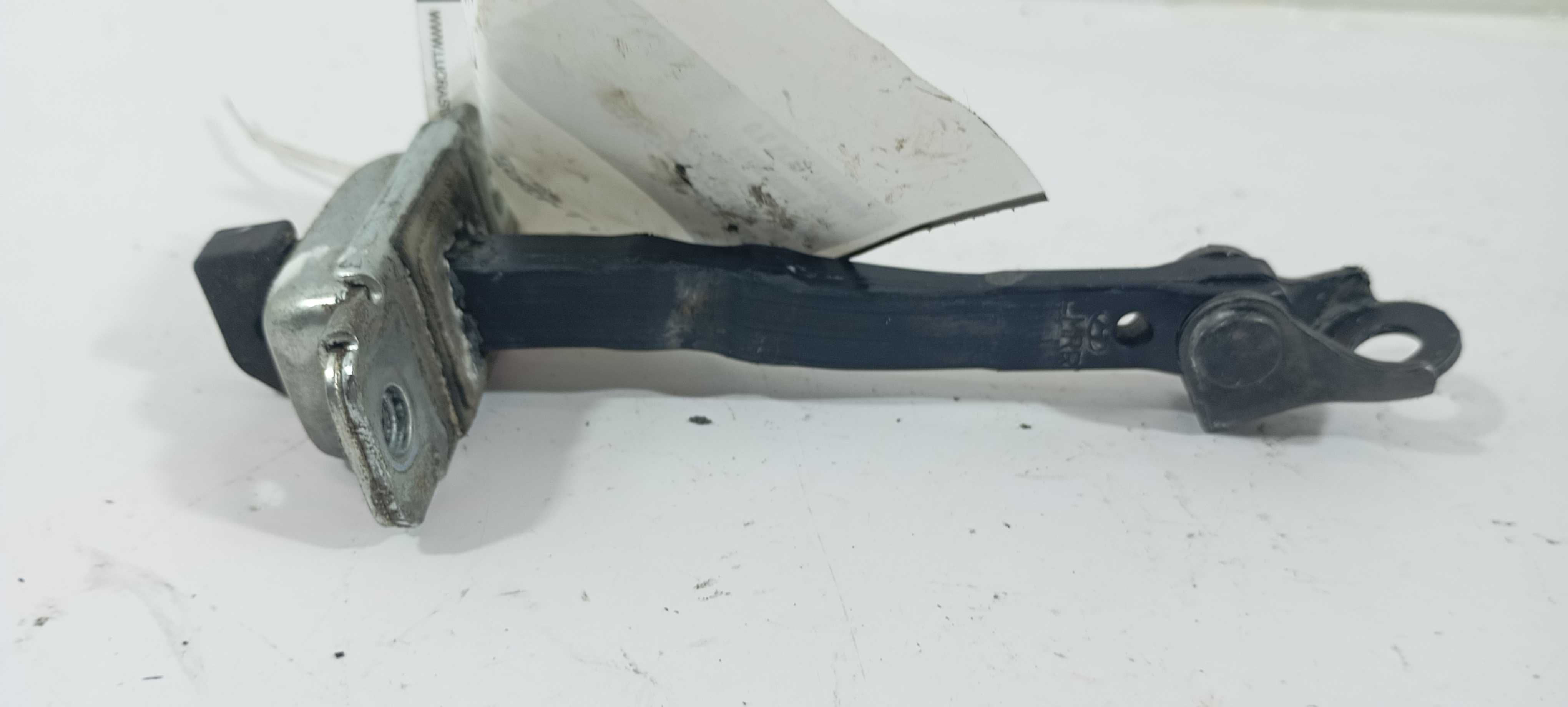 Limitador Porta Tras Direito Hyundai Ix35 2.0 2012 793902s00 1