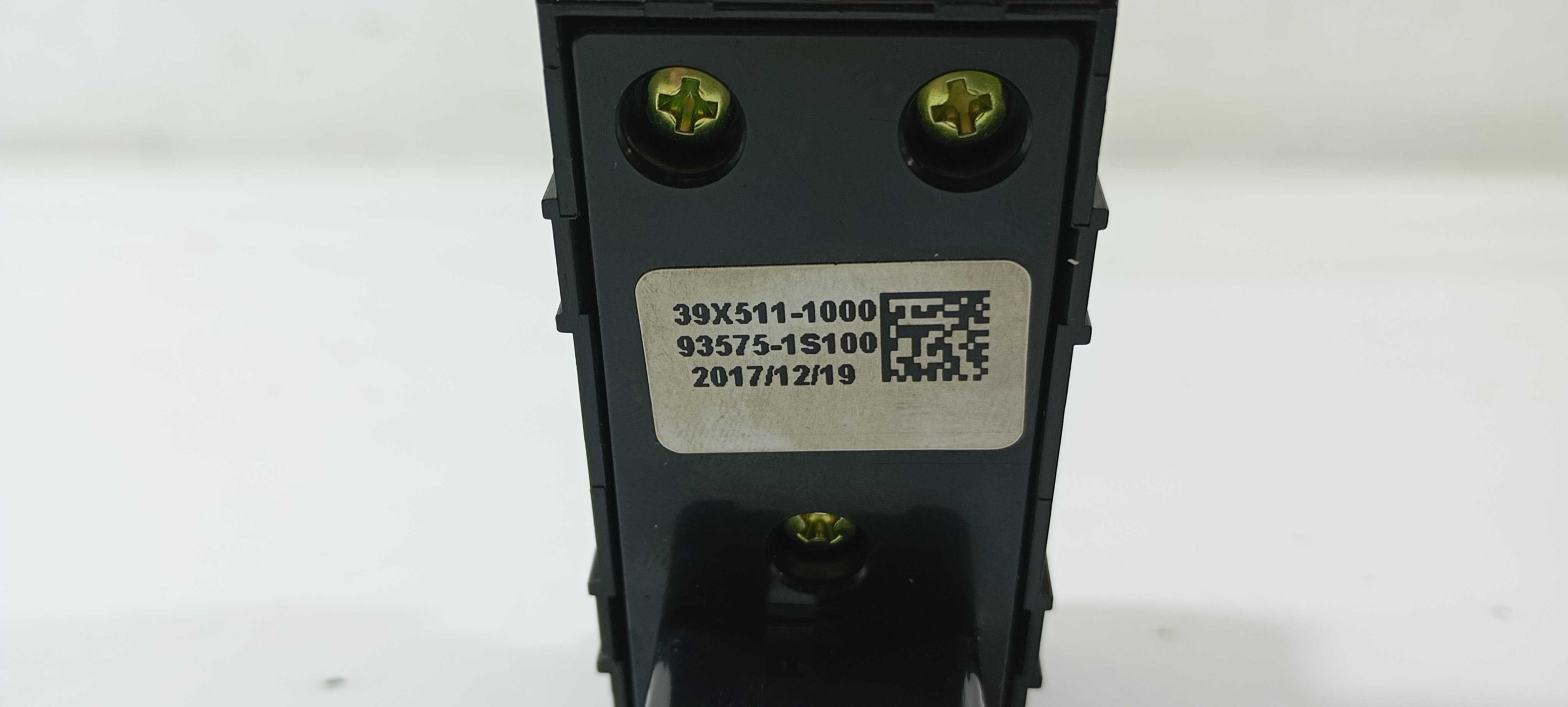 Botão Vidro Dianteiro D.  Hb20x Premium 1.6 2018 935751s100 10
