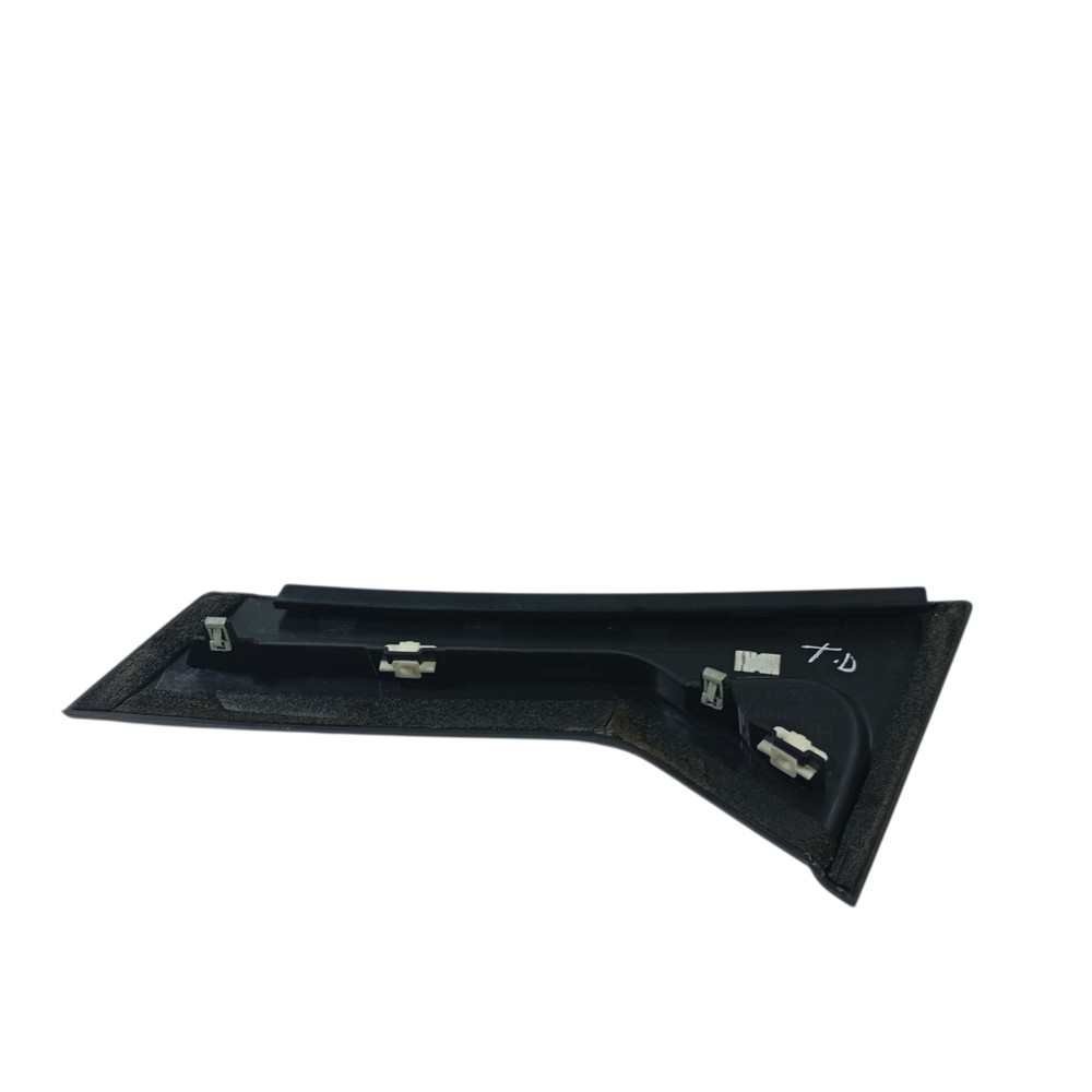 Moldura Coluna Traseira Direita Captur 2021 822344750r Preto 3
