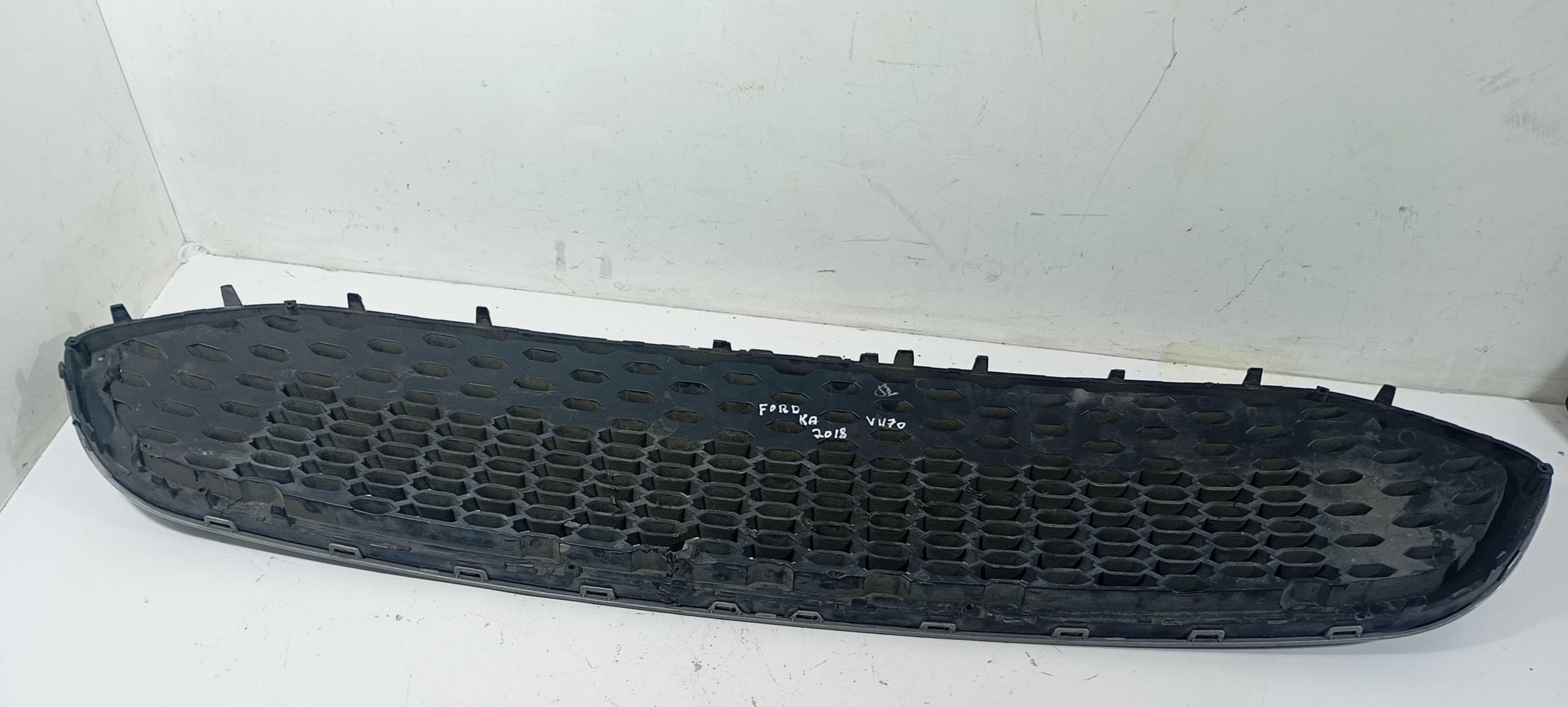 Grade Parachoque Ford Ka 2018 J7bb019a01gb Detalhe Preto 1 7