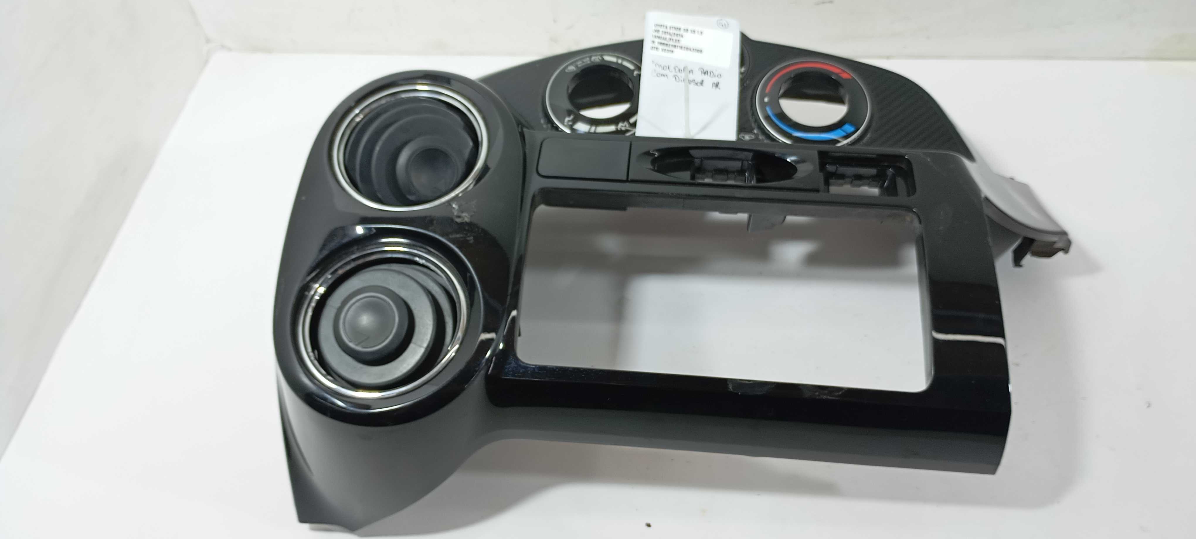 Moldura Central Comando Etios 1.5 2014 5540652400 Detalhe 2