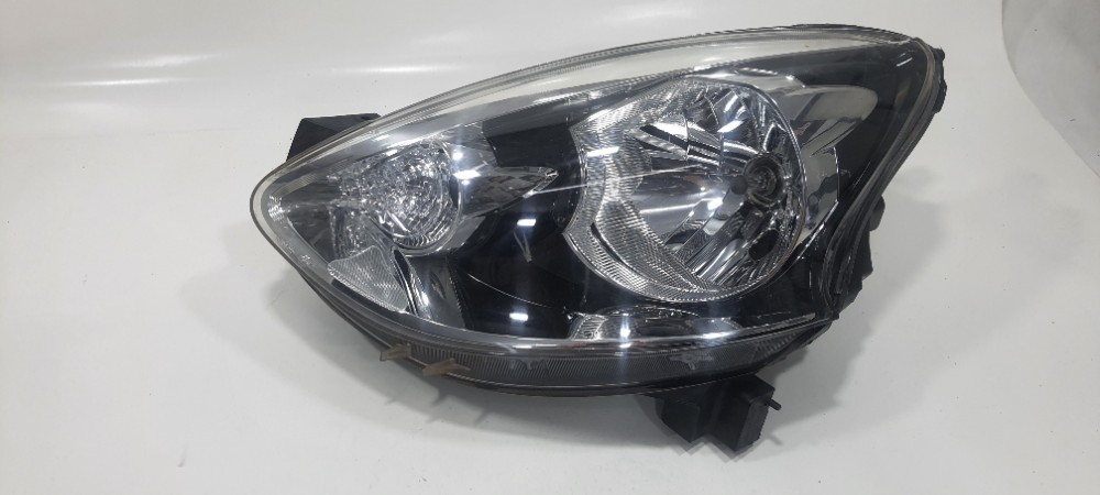 Farol Esquerdo Recuperado Nissan March 1.0 2016 22540401 9