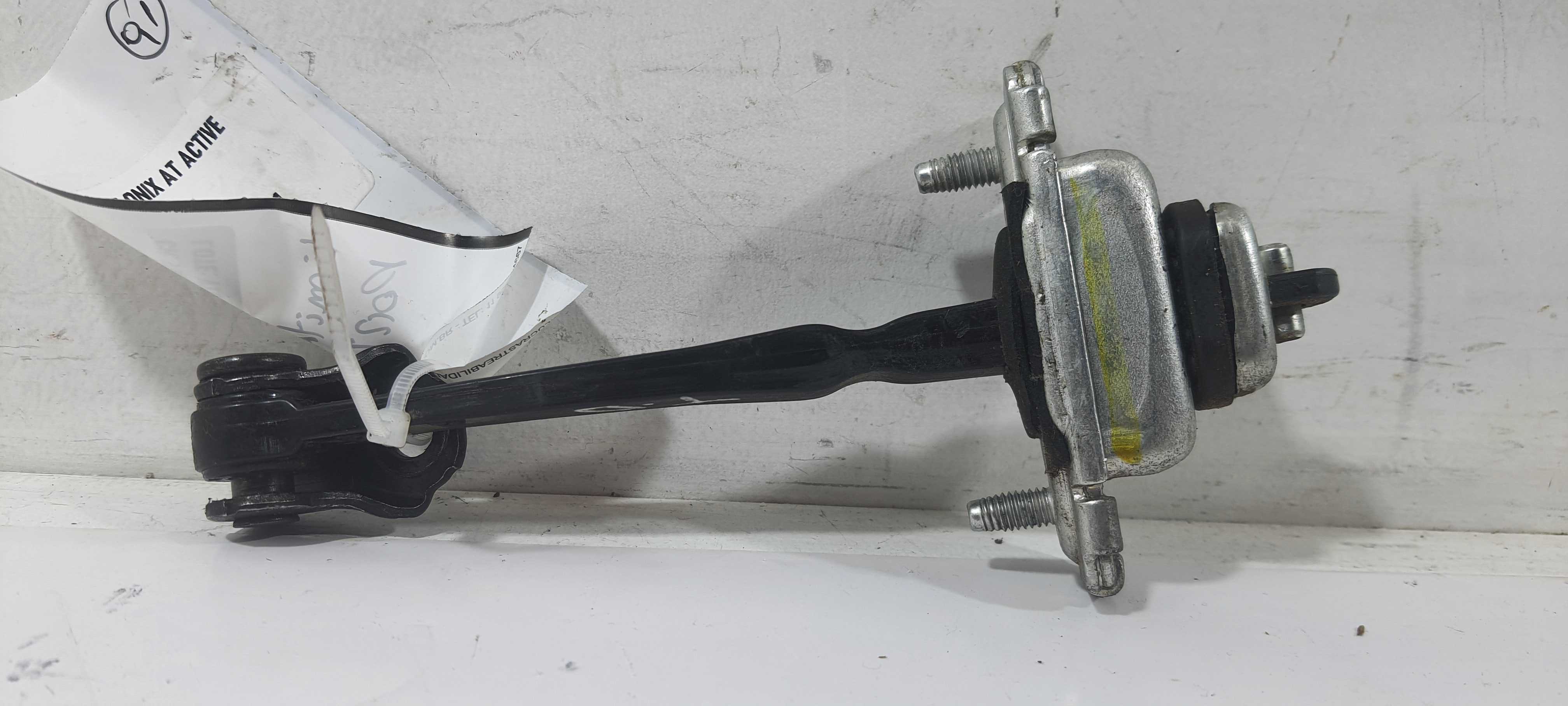 Limitador Porta Traseira D. Gm Onix Activ 1.4 18 52158971 2