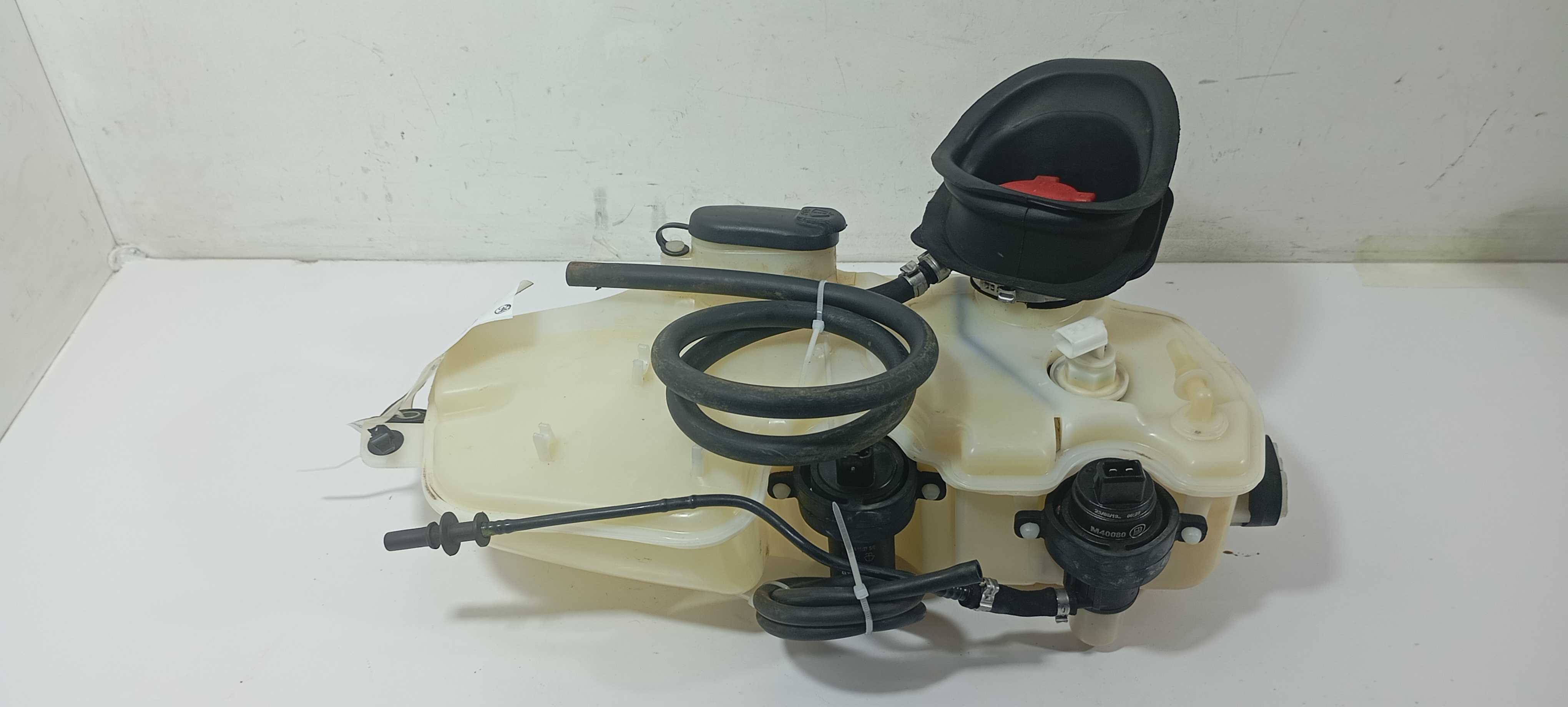Reservatório Agua Gasolina Renault Logan 1.0 2020 289108301r 1