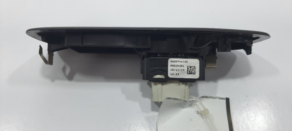 Botão Vidro Dianteiro Direito Peugeot 208 1.2 2018 98007447 10