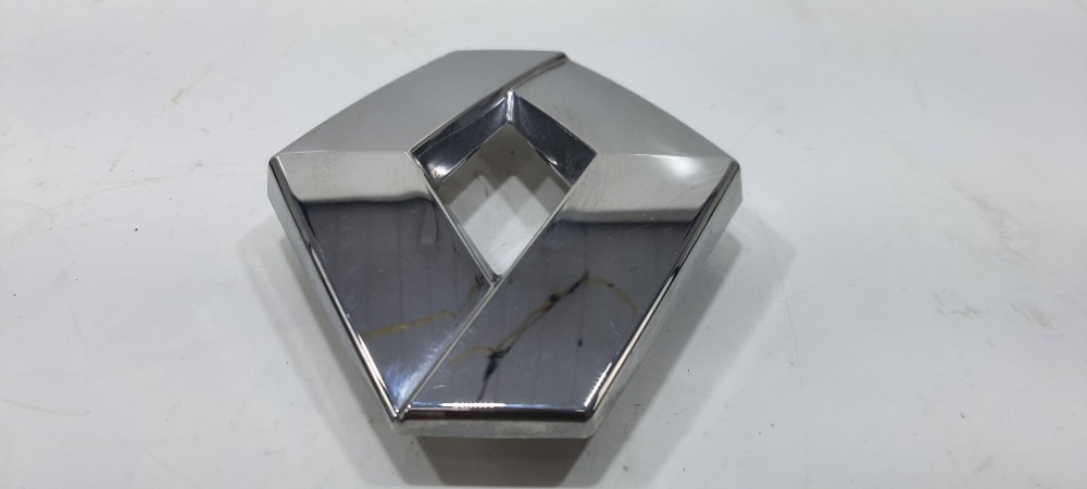 Logotipo Tampa Traseira Renault Sandero Ano 2020 84890000r Prata 2
