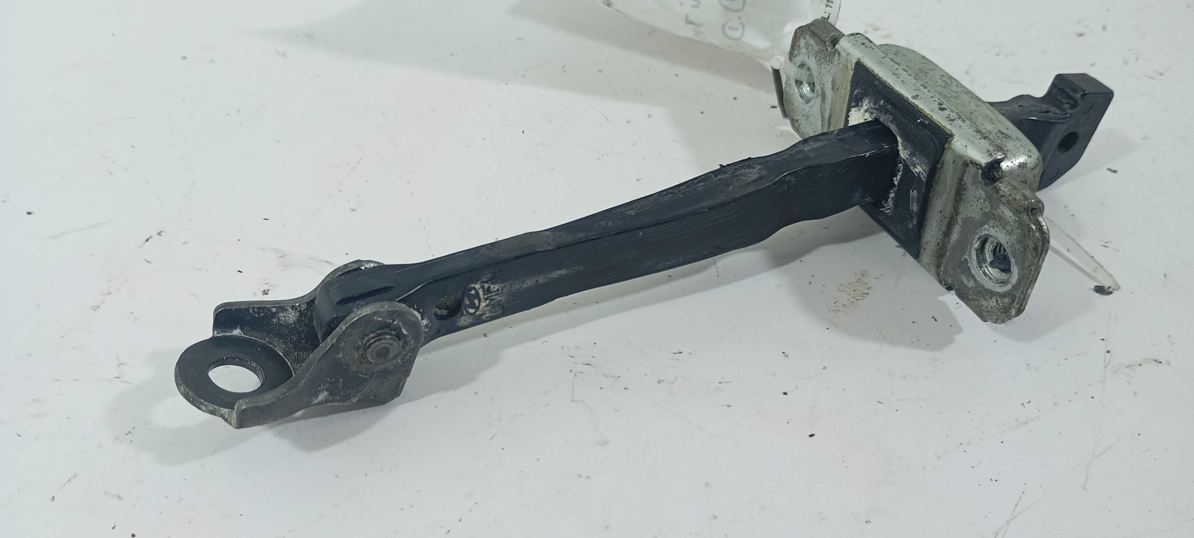 Limitador Porta Diant Direito Hyundai Ix35 2.0 2012 793902s0 Preto 1