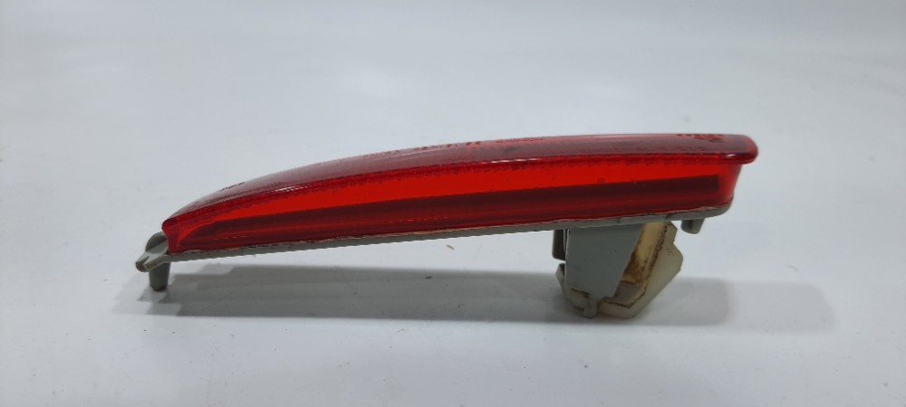 Defletor Traseiro Lado Direito Nissan Kicks 2019 25017849 Vermelho 2
