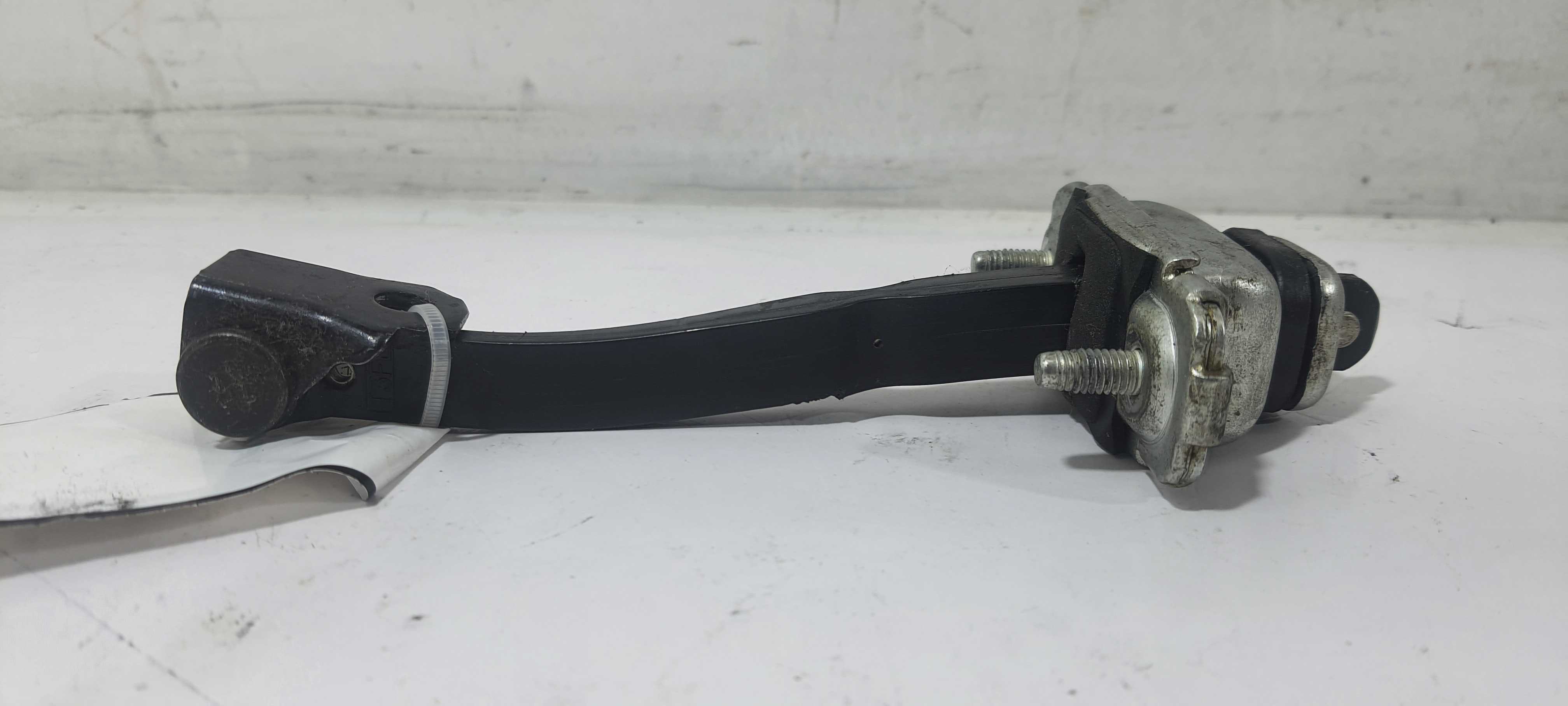 Limitador Porta Dianteiro D. Gm Onix Activ 1.4 18 52158971 7