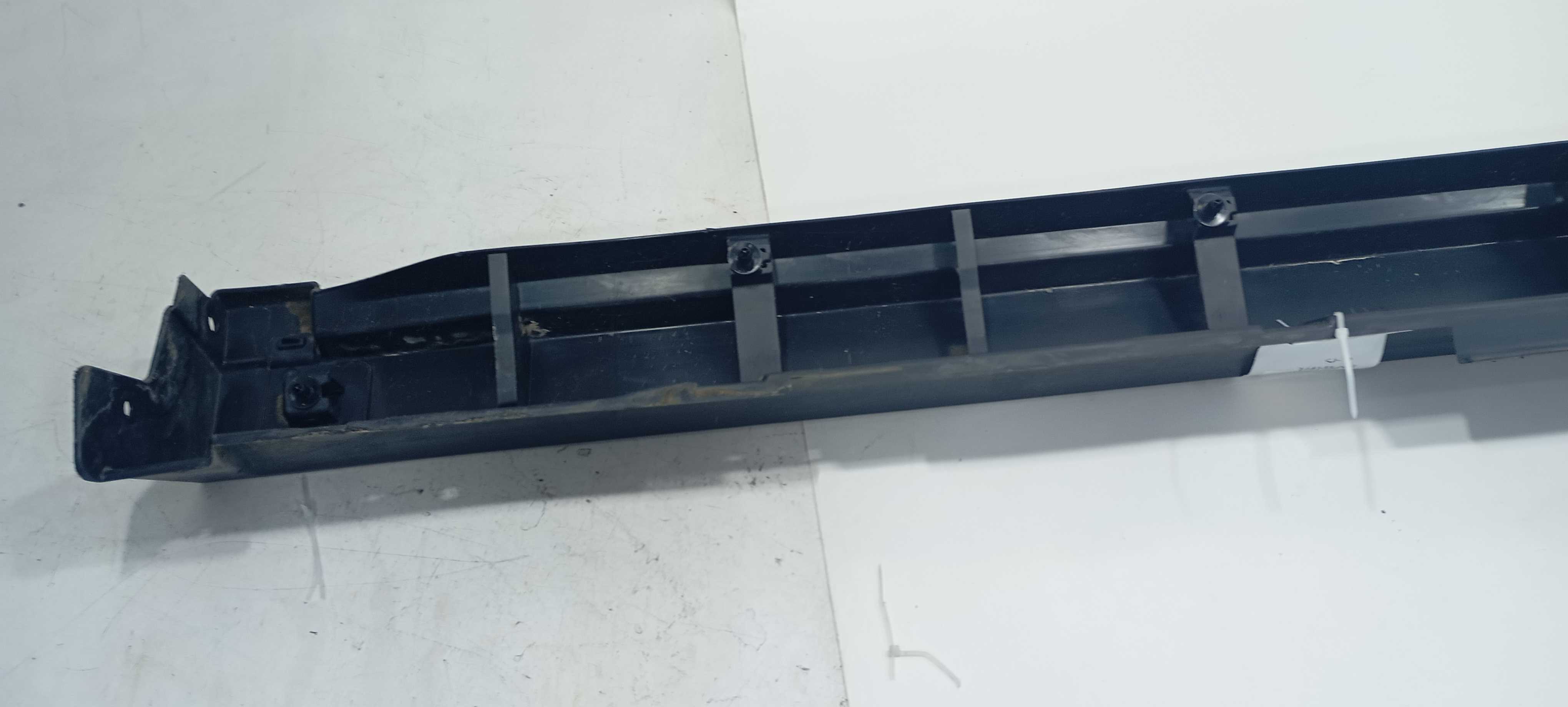 Spoiler Esquerdo Nissan Kicks Cvt 1.6 2019 768515ra0a Preto Preto 3