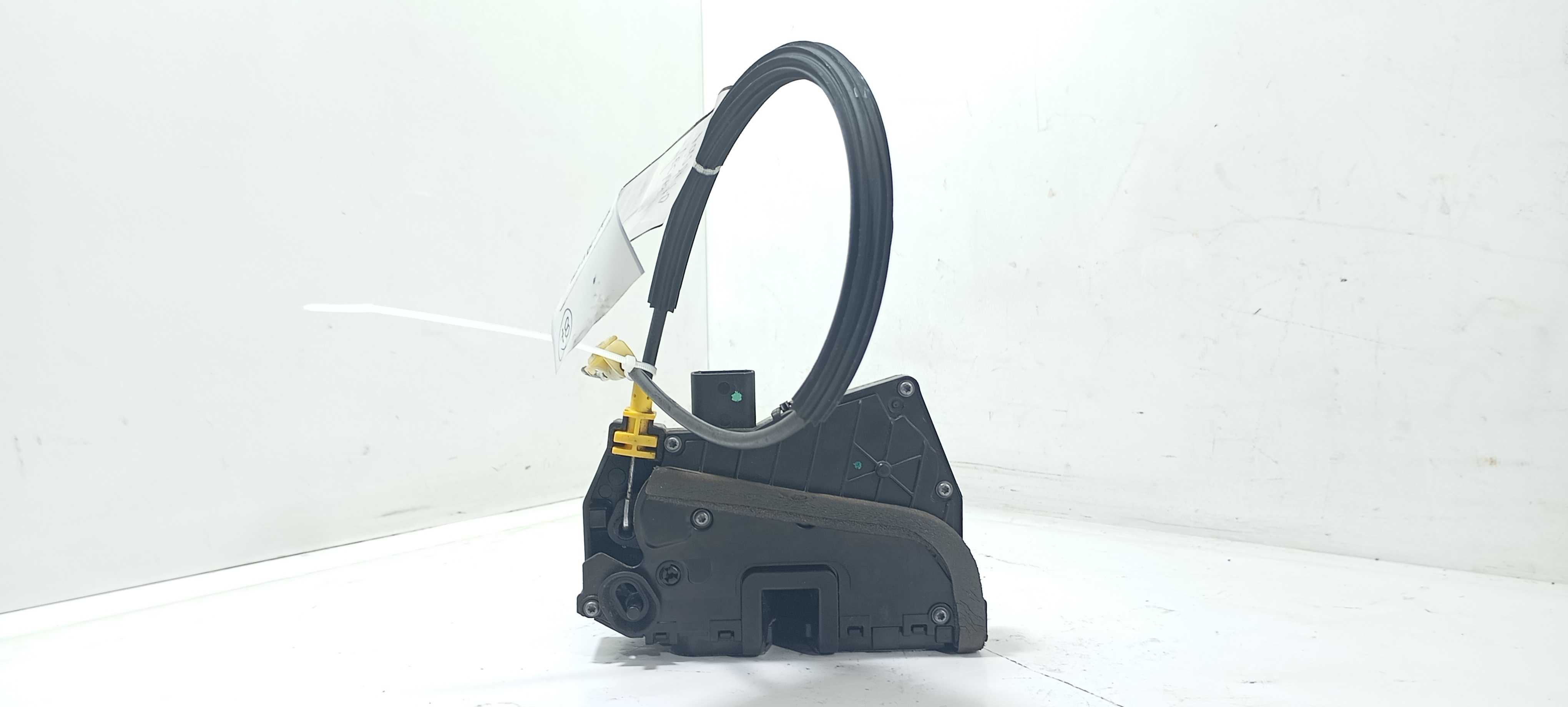 Fechadura Porta Traseira D. Gm Onix Active 1.4 2018 13510458 3
