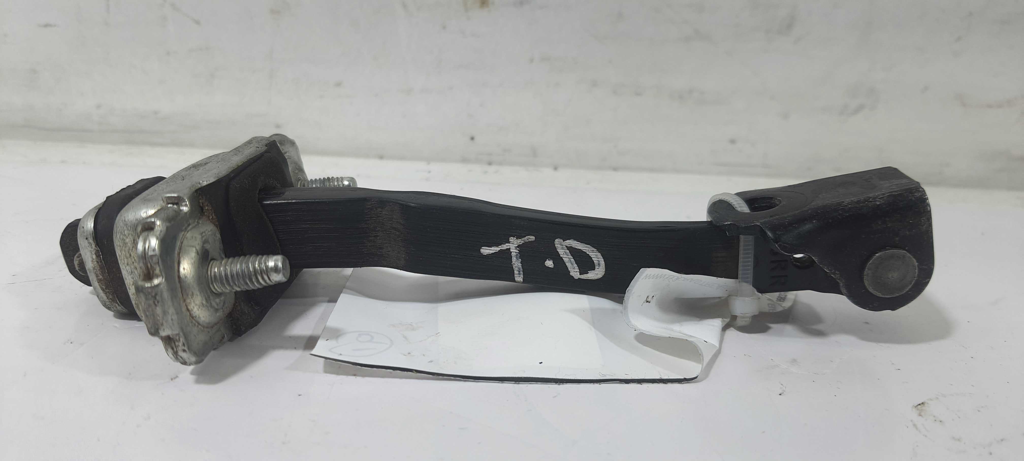 Limitador Porta Traseira D. Gm Onix Activ 1.4 18 52158971 8