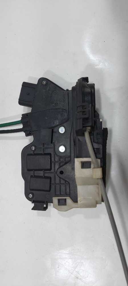 Fechadura Traseira Esquerda Kia Sorento 2.4 2012 814102p000 2