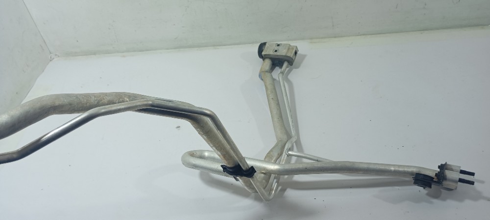 Tubo Ar Condicionado Kia Sorento Ex 2.4 E11000054