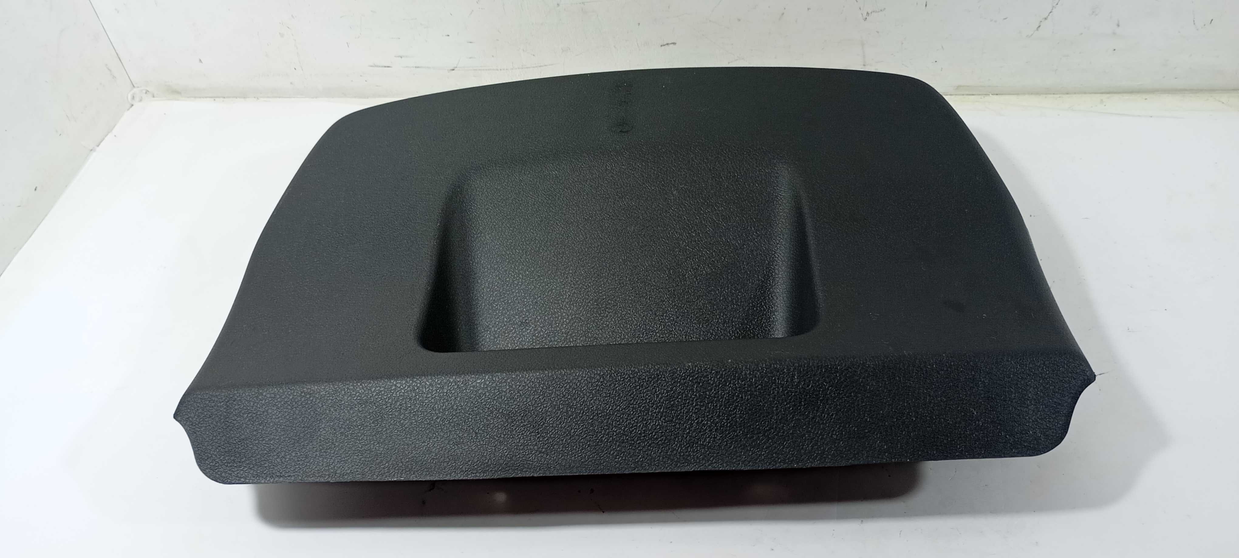 Acabamento Tampa Traseir Renault Sandero 1.0 2020 909001323r Preto 4