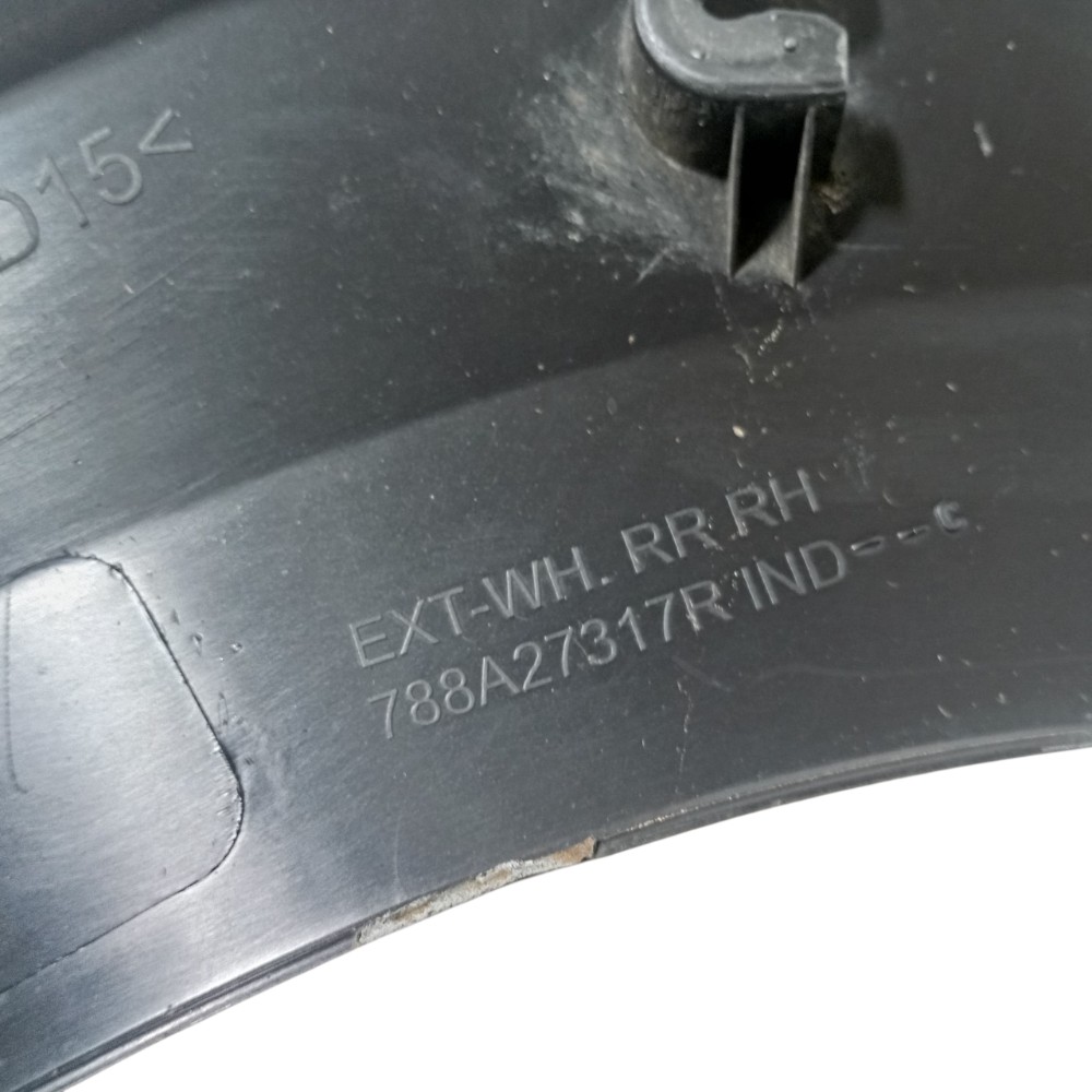 Moldura Paralama Traseiro Direito Kwid 2023 788a27317r Preto 7