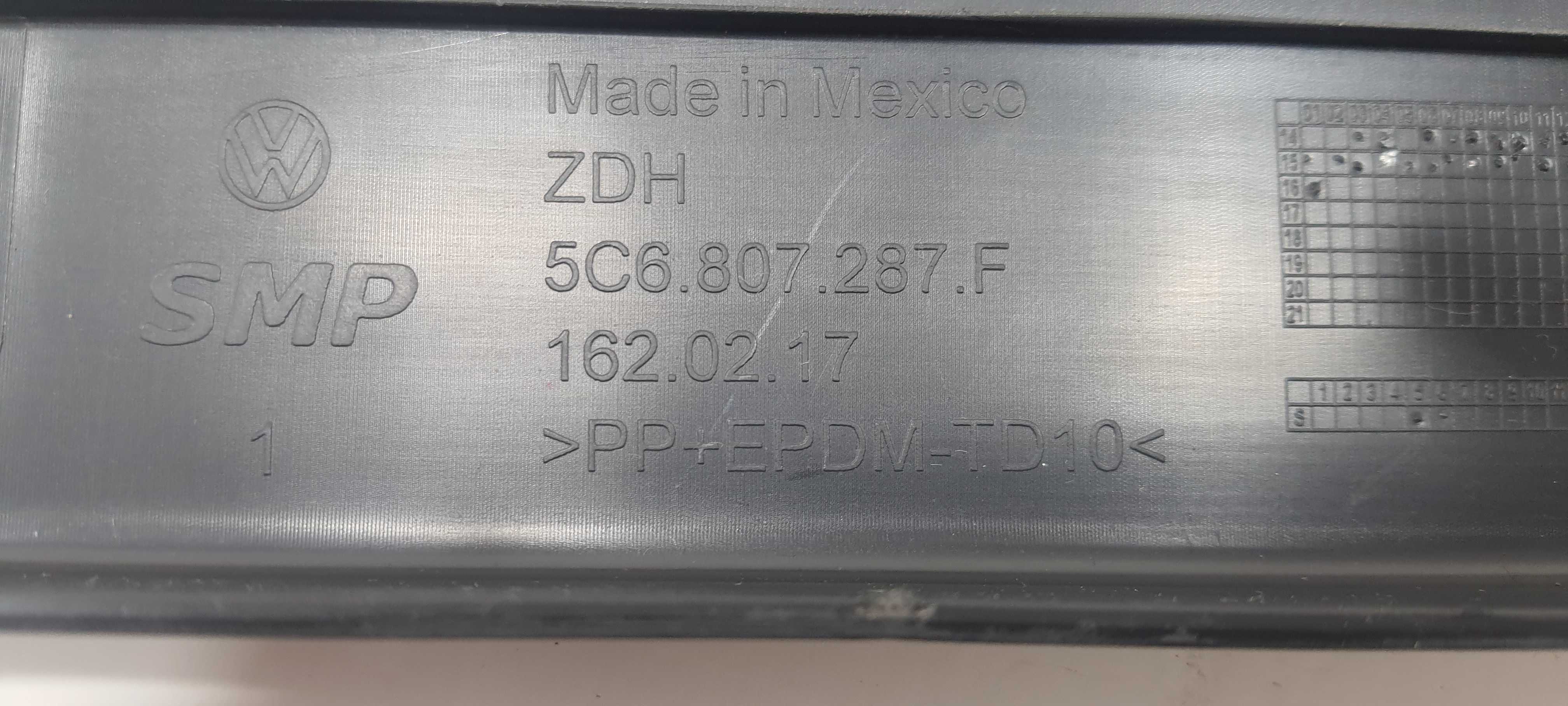 Suporte Placa Tras Volkswagen Jetta Trendline 1.4 2016 V2297 5