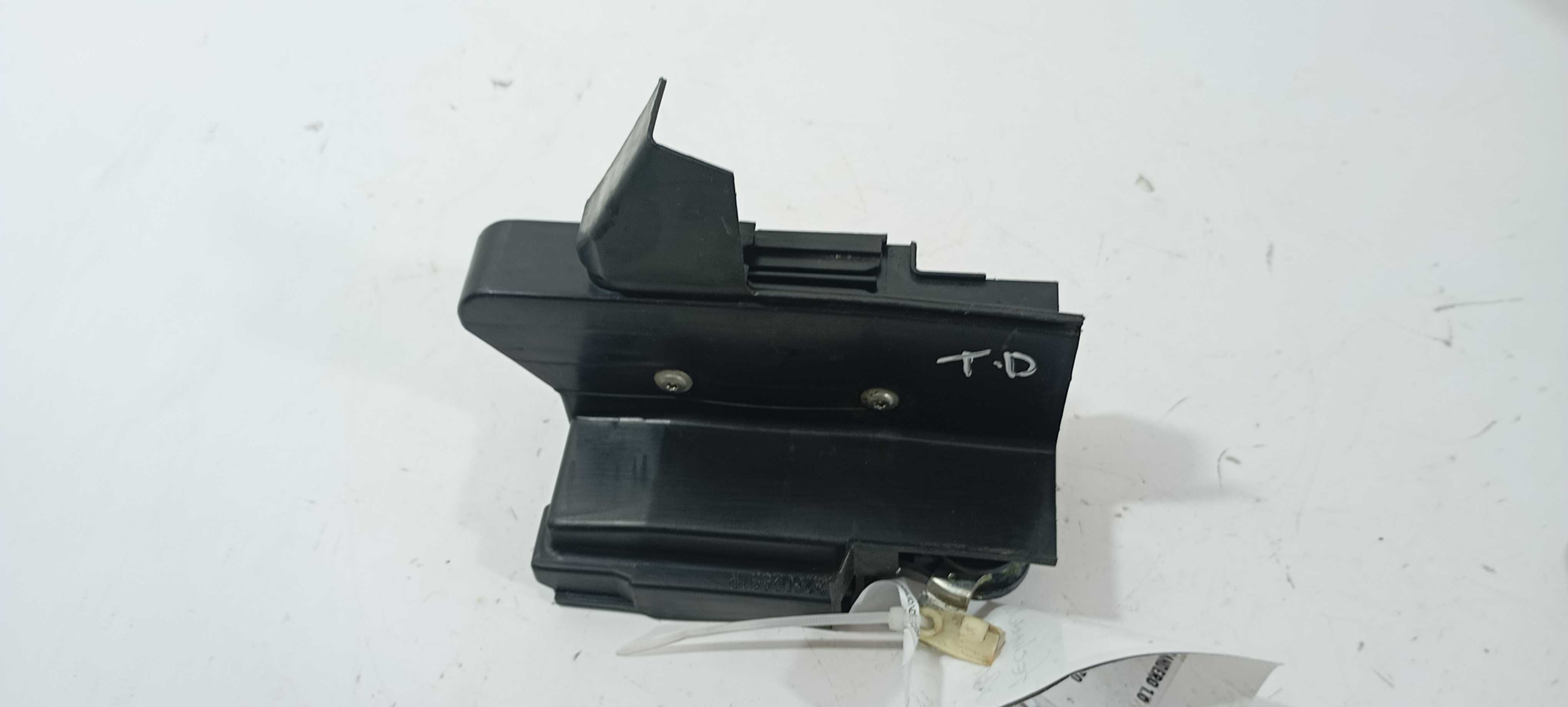 Fechadura Traseira Direita Renault Sandero 2019 825026911r 1