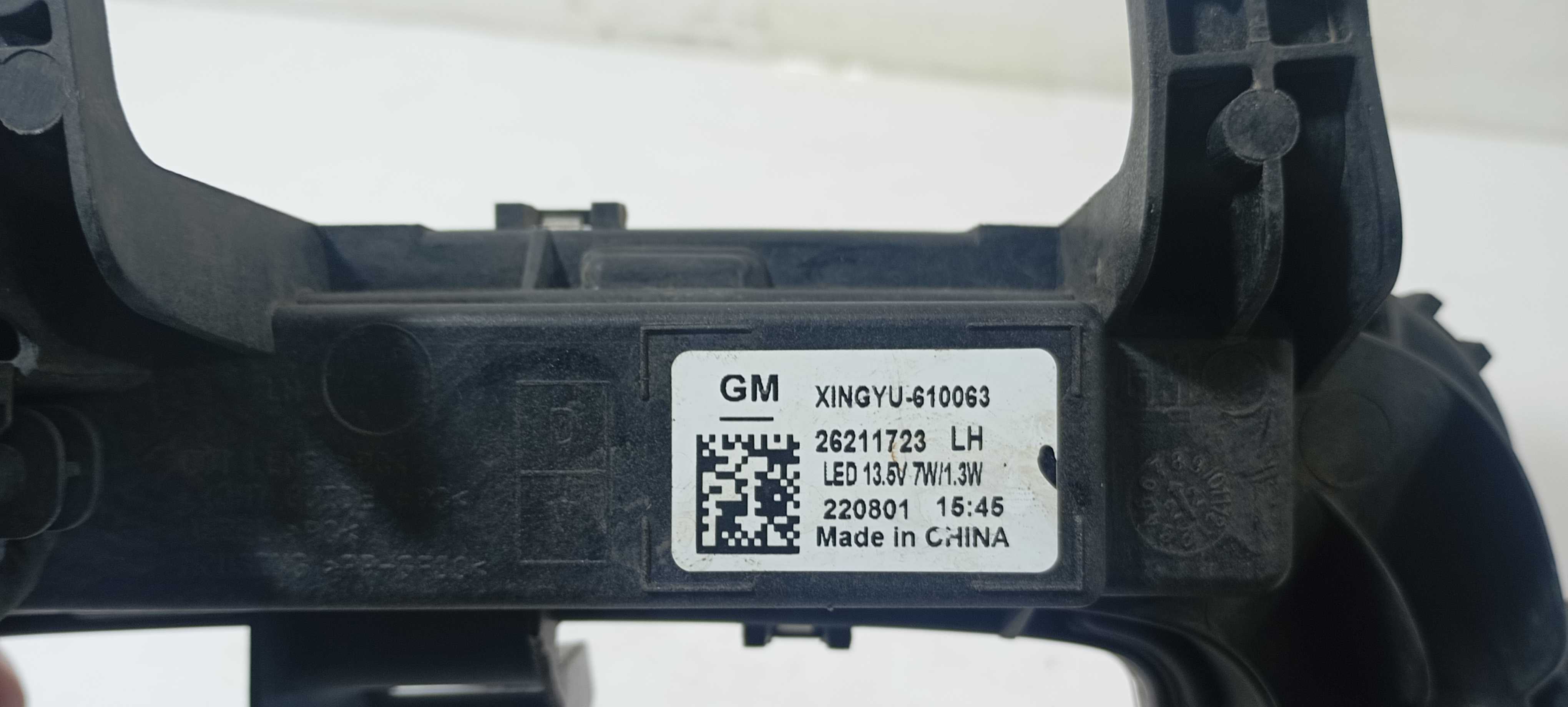 Farol Milha Esquerdo Gm Tracker Lt 2024 26211723 Branca 5