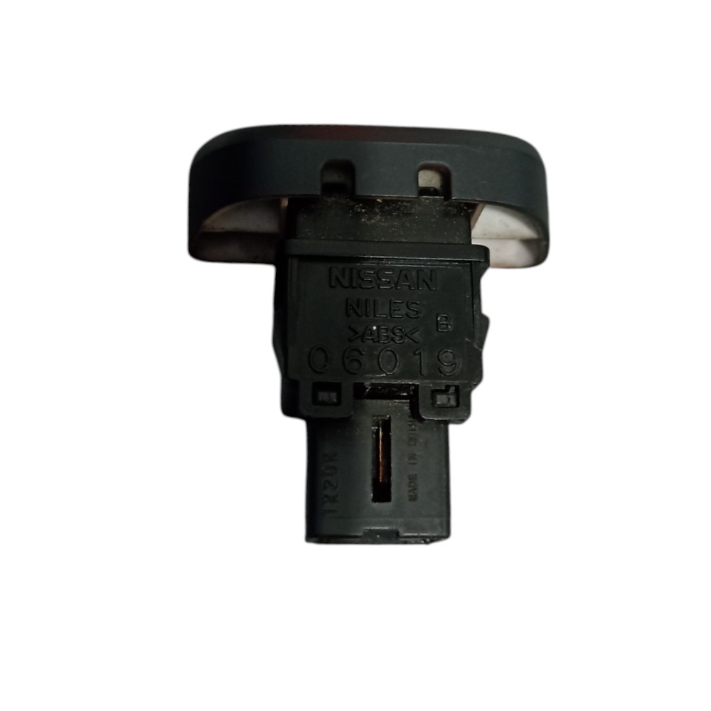 Botão Pisca Alerta Nissan March 2011 Á 2014. 4