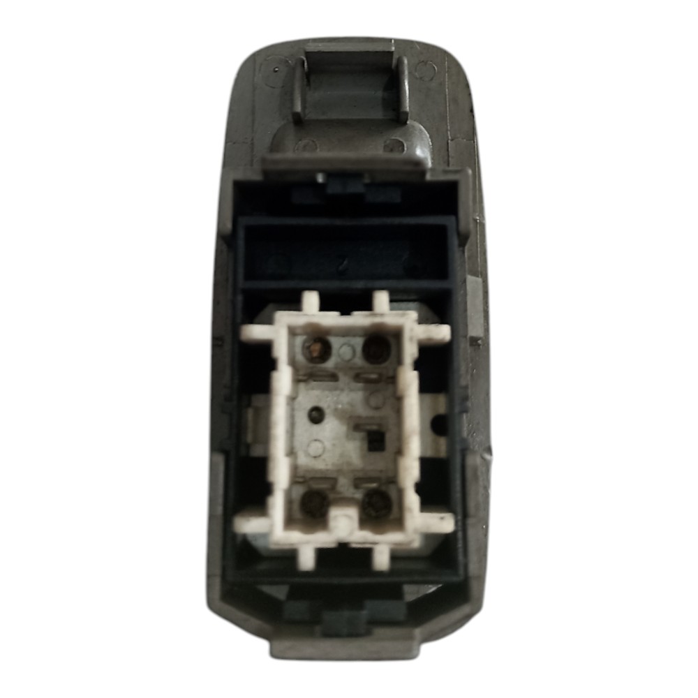 Botão Elev. Porta Tras.direita Toyota Corolla Fielder 03/08. 2