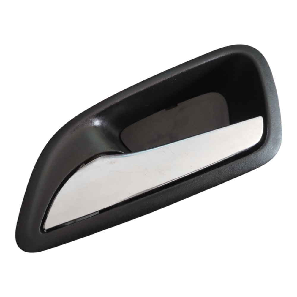 Maçaneta Interna Dianteira Esq. Chevrolet Cruze 2012 À 2016. Preto E Cromado. Dianteira 2
