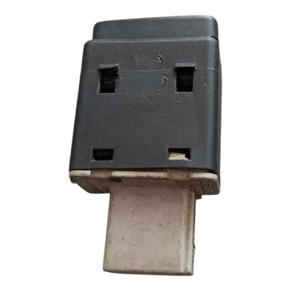 Botão Interruptor Trava Porta Traseira Vw Fox 2010 À 2014. 3