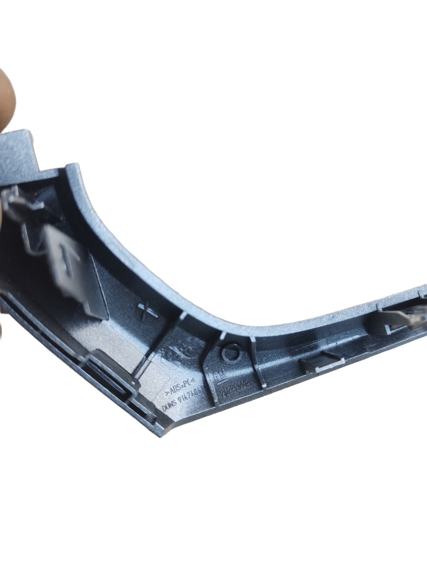 Moldura Friso Do Difusor Direito Gm Tracker 2020 À 2024. 3