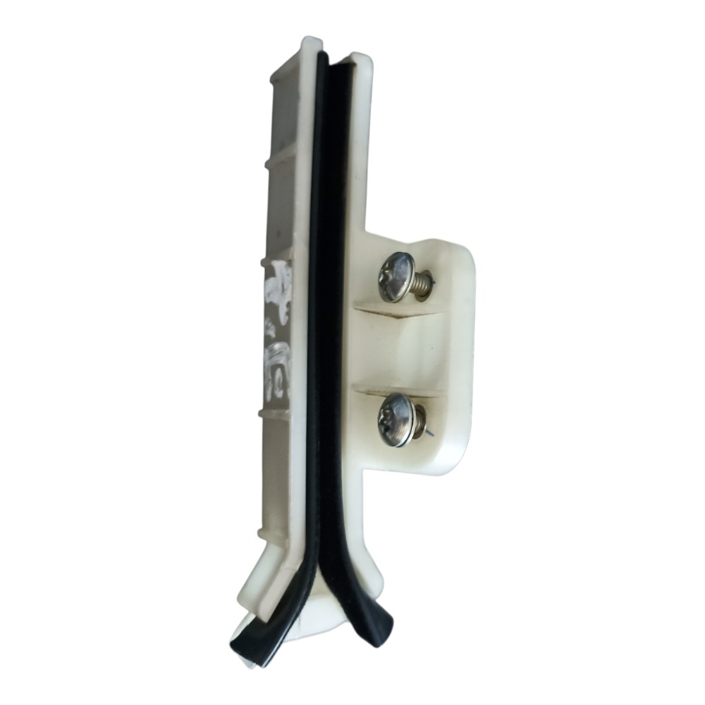 Trilho Guia Canaleta Porta Traseira Esq.fiat Mobi Trekking. Branco E Preto