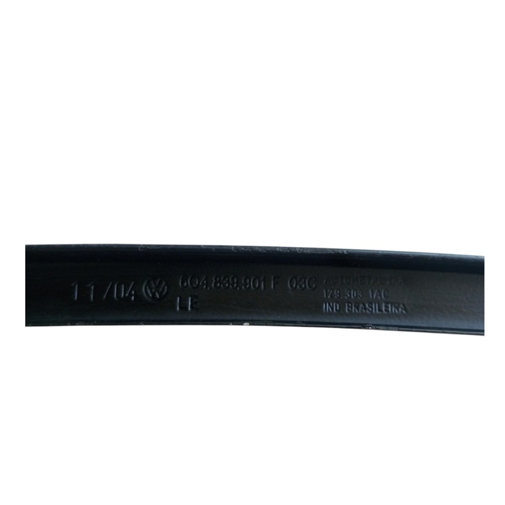 Moldura Coluna Porta Traseira Esquerda Vw Polo 2005 À 2012. 3