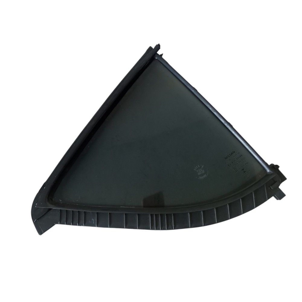 Vidro Fixo Porta Traseira Direita Nissan Versa 2013 À 2019.