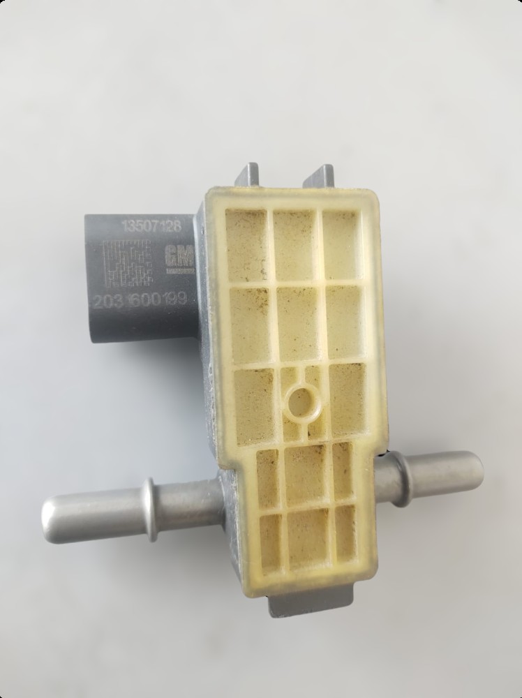 Sensor De Combustível Novo Onix E Track 1.0 3cc Turbo 20/24. 4