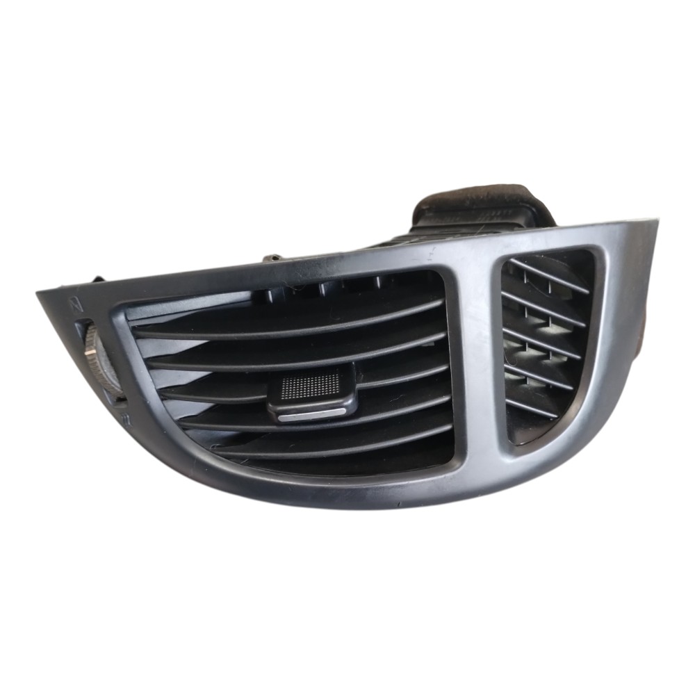 DIFUSOR AR LATERAL DIREITO KIA CERATO 2009 A 2012.