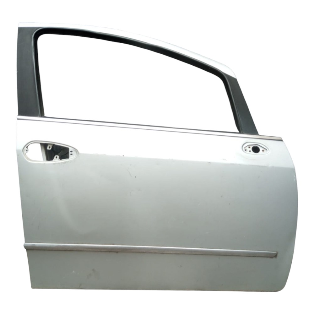 PORTA DIANTEIRA DIREITA FIAT LINEA 2008 À 2012. 1